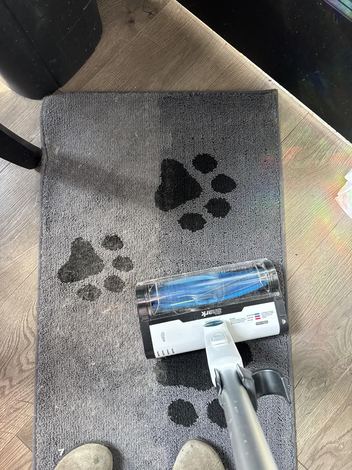 Shark Clean & Empty Cordless Stick Vacuum - Lightweight Cordless with HEPA Filter, Portable, Rechargeable, Auto-Empty System, Stick Vacuum for Pet Hair, Carpets & Hardfloor, White, BU3521 customer photo 1