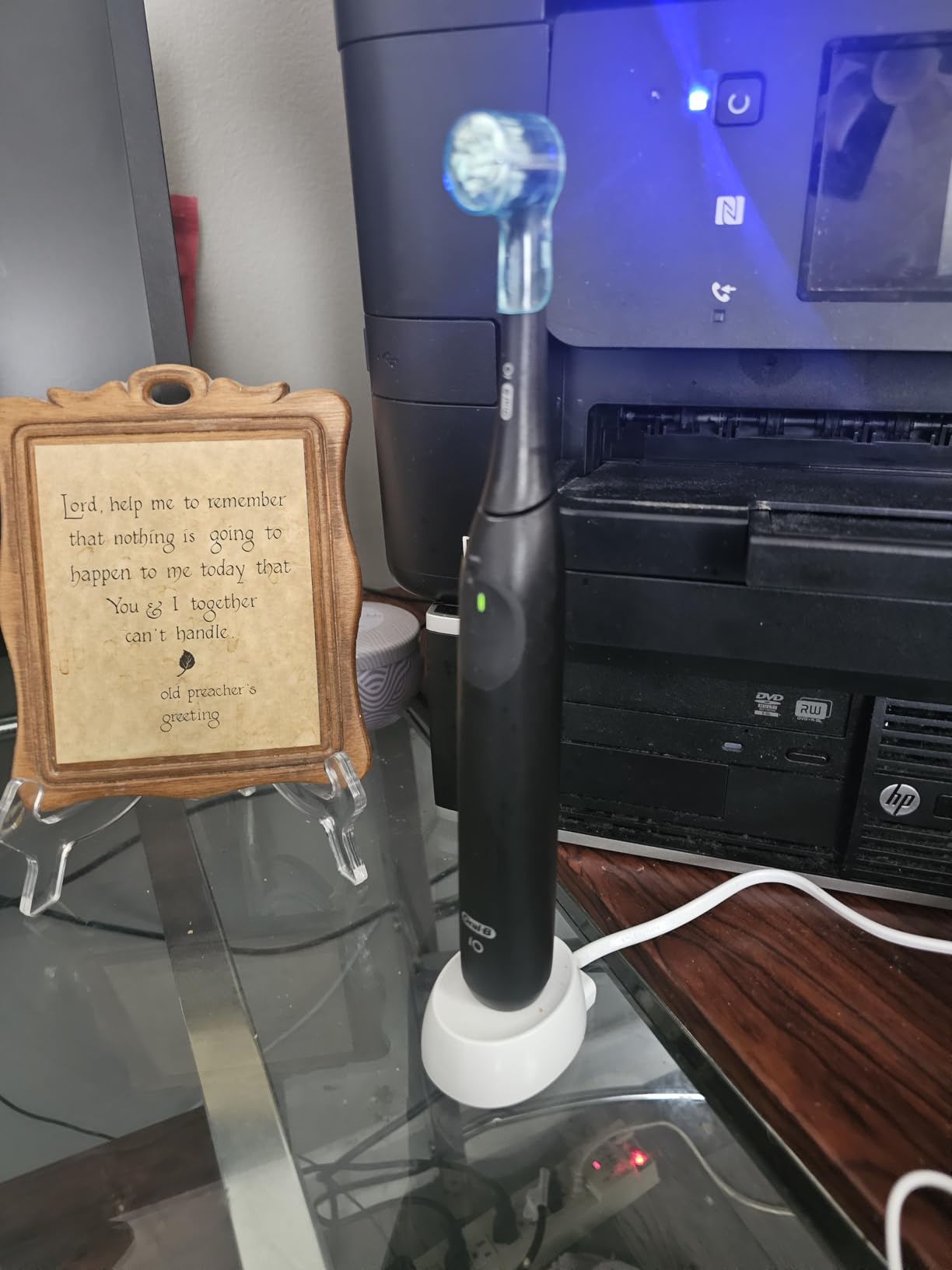 Oral-B Rechargeable Electric Toothbrush, iO2 Starter Kit, 3 Cleaning Modes, Automatic Pressure Sensor to Protect Gums, 2 Brush Heads, Night Black customer photo 2