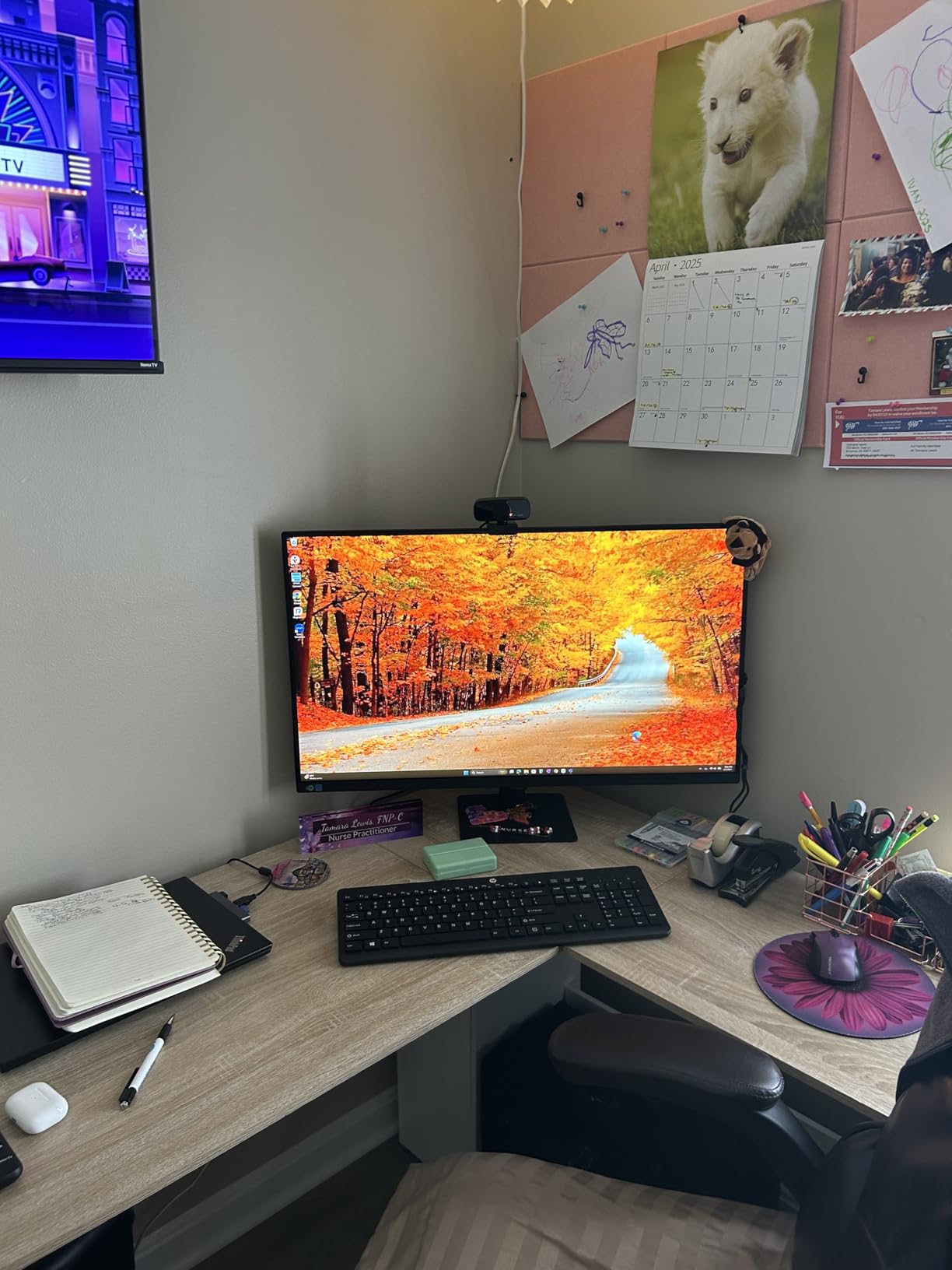 SAMSUNG 27-Inch ViewFinity S7 (S70D) Series 4K UHD High Resolution Monitor with HDR10, Multiple Ports, Easy Setup Stand, Advanced Eye Care, LS27D702EANXGO, 2024 customer photo 2