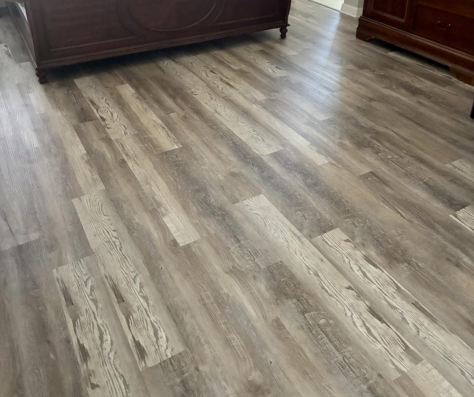 Shark Steam & Scrub Steam Mop, All-in-One Scrubbing and Sanitizing Hard Floor Cleaner, LED Headlights, 4 Dirt Grip Soft Scrub Pads Included, XL Water Tank, Swivel Steering, Hawaiian Grey, S8001 customer photo 2