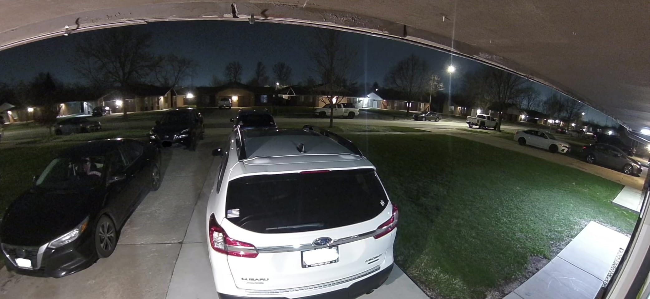 Ring Outdoor Cam Plus, Battery (newest model), Home or business security, Wide-Angle 2K Video with Ring Vision, Low-Light Sight for full-color night vision, Mount-Anywhere Versatility, White customer photo 2