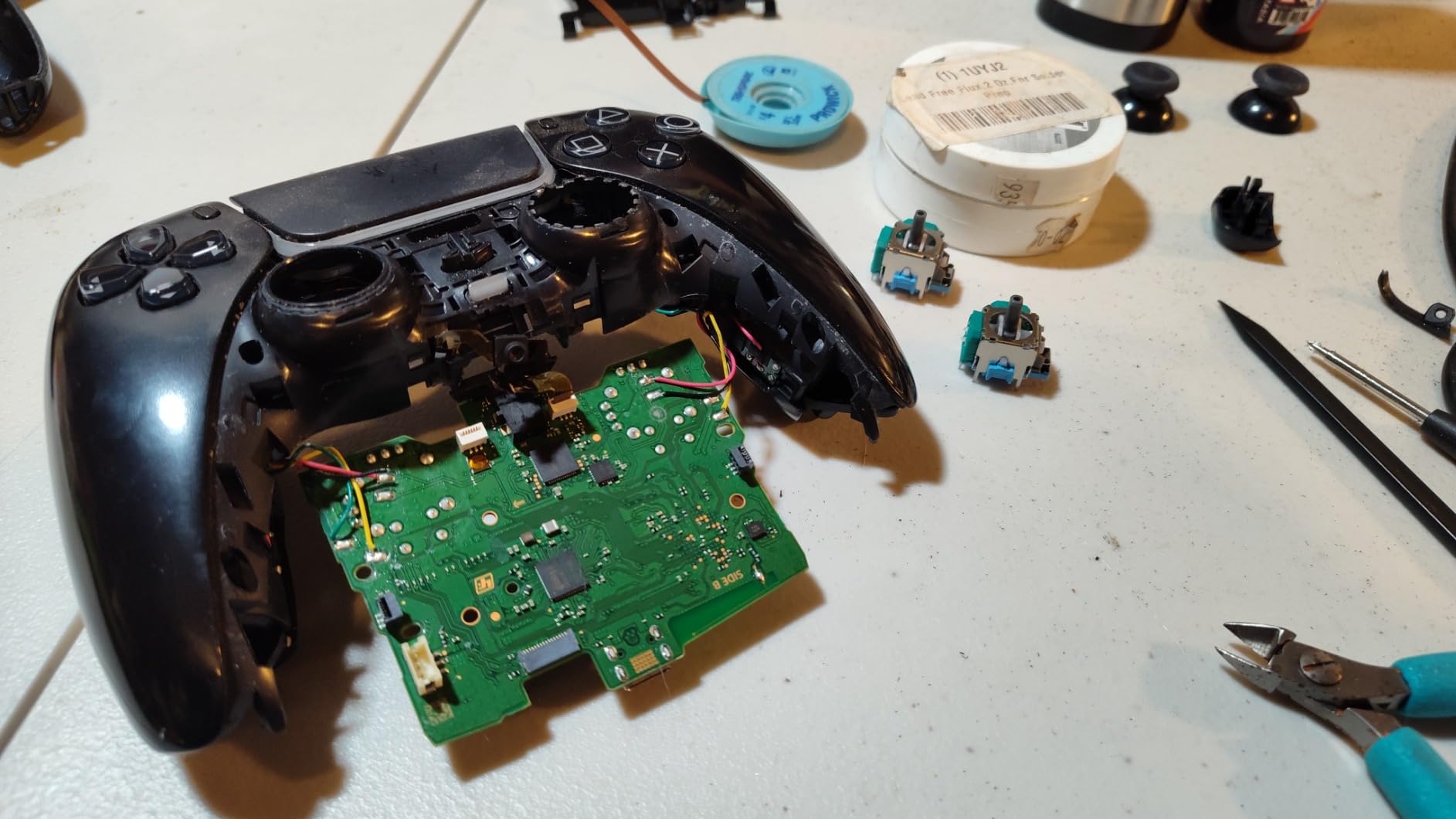 gubasa Ps5 Joystick Replacement for Sony Playstation 5 Ps5 Controller Repair Kit for Ps5 Analog Stick Replacement 3D Sensor Module Joystick for Dualsense Ps5 Controllerjoystick Replacement Accessory (4 Pack) customer photo 1