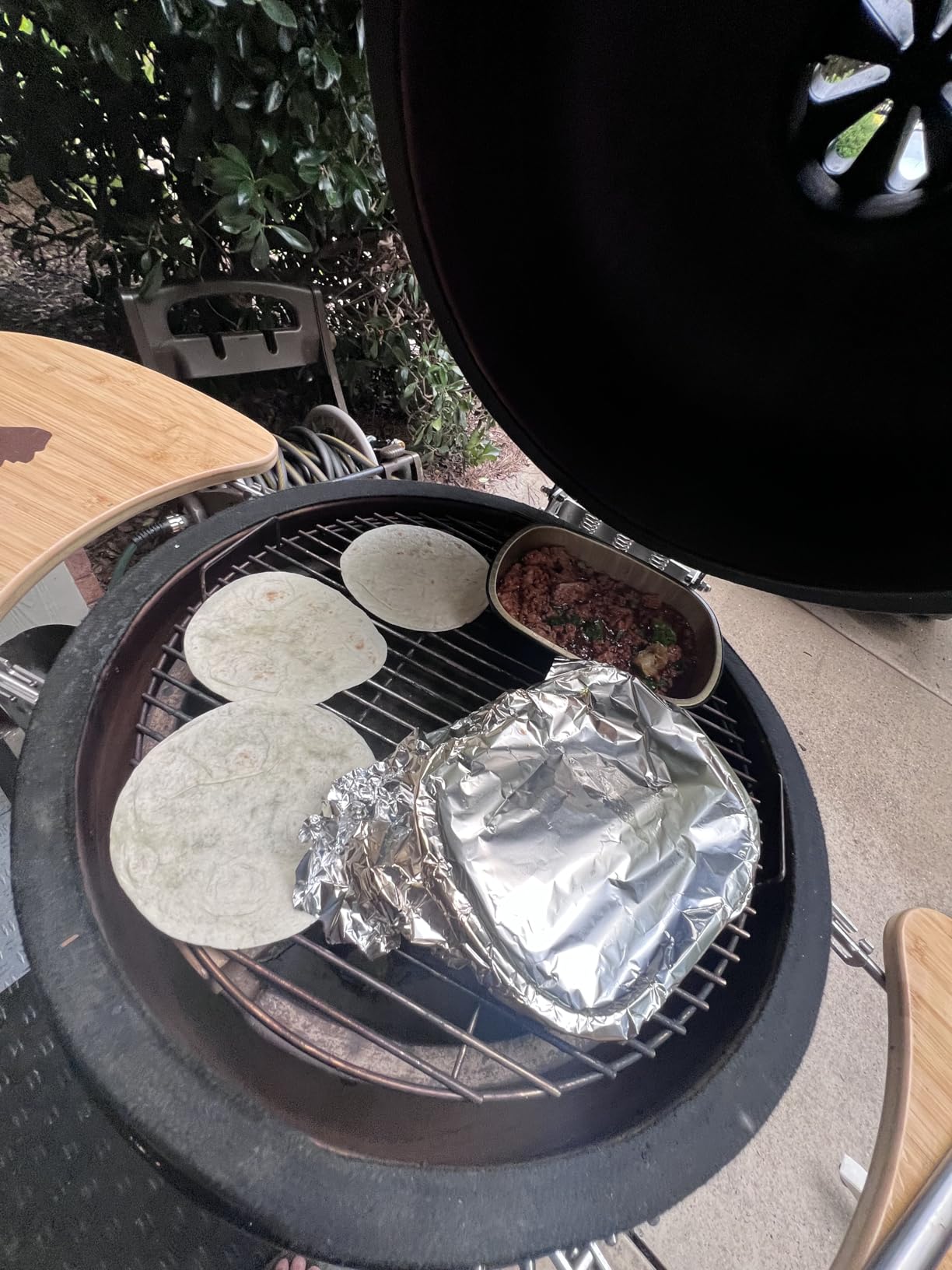 GRILLA Kong Ceramic Kamado Grill with Adjustable Vent, Ceramic Construction, 600 Square Inches of Cook Space for Outdoor Cooking customer photo 1