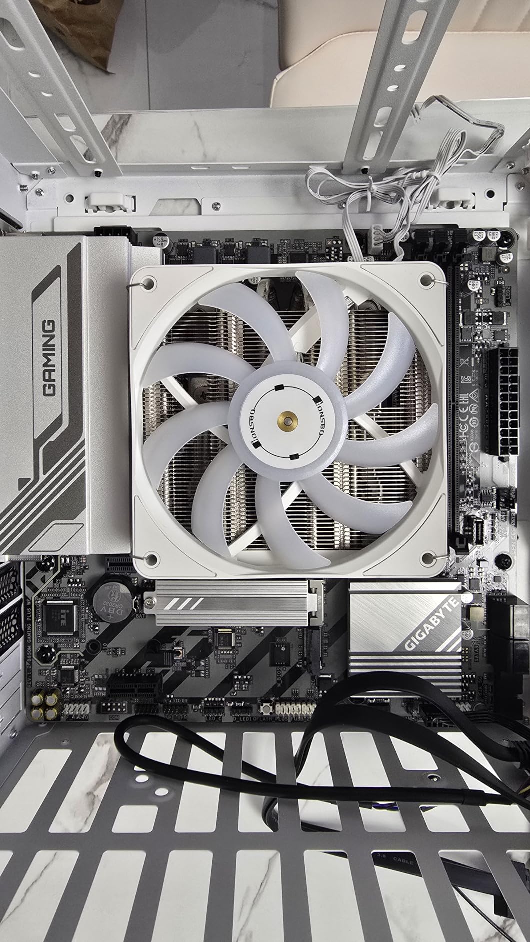 GIGABYTE B650M GAMING PLUS WIFI AMD AM5 mATX Motherboard, Support Ryzen 9000/8000/7000 Series, DDR5, 5+2+2 Power Phase, 2x M.2, PCIe 4.0, USB-C 3.2 Gen 1, WIFI6E, 2.5GbE, EZ-Latch, Q-Flash, RGB Fusion customer photo 2