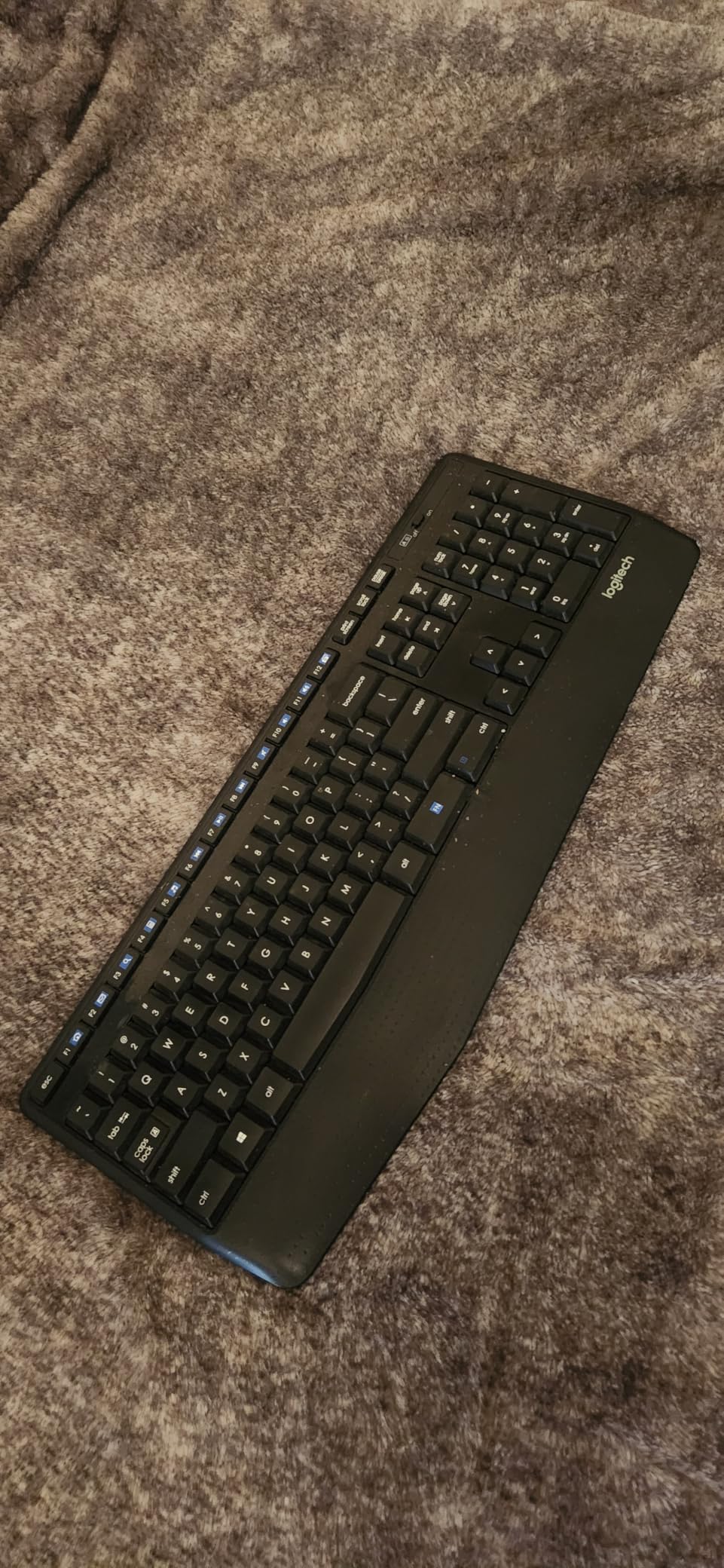 Logitech K345 Wireless Keyboard - Full-Sized Keyboard with Palm Rest, 2.4 GHz Wireless USB Receiver - for PC, Laptop customer photo 1