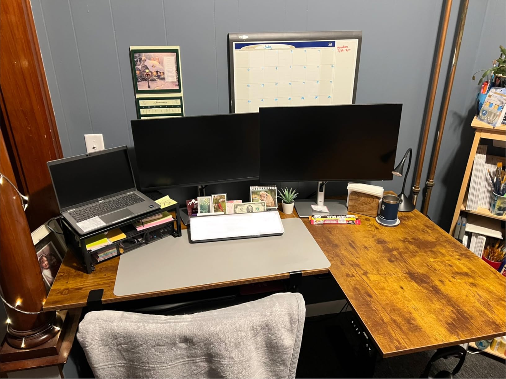 HUANUO Dual Motor L-Shaped Standing Gaming Desk, 71 x 48 inch Corner Standing Desk, Electric Adjustable Gamer Computer Table with Cable Tray & 3 Preset Heights, Raising Table for Home Office, Black customer photo 1