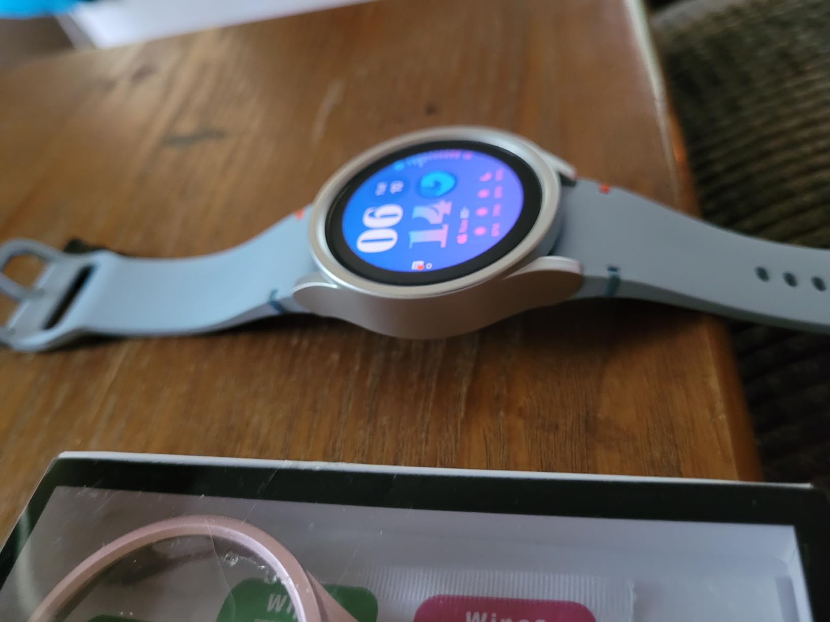 Galaxy Watch FE 40mm Bluetooth AI Smartwatch w/Fitness Tracking, BIA Sensor, Personalized HR Zones, Heart Rate Tracker, Sleep Monitor, 2024, Black [US Version, 1Yr Manufacturer Warranty] customer photo 2