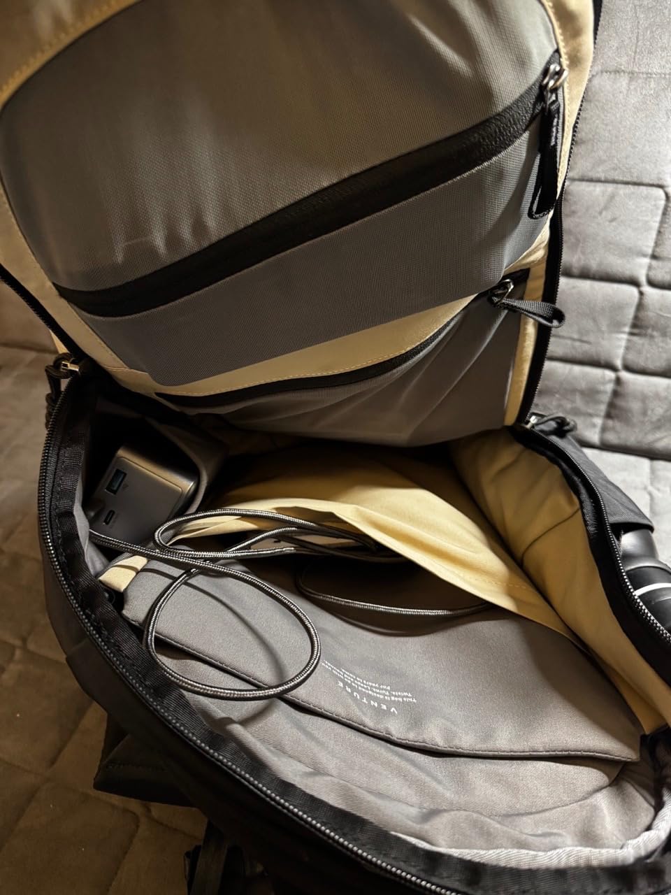 Bellroy Venture Ready Pack (20 liter backpack with laptop sleeve, for travel, commuting and urban adventuring) - Black customer photo 1