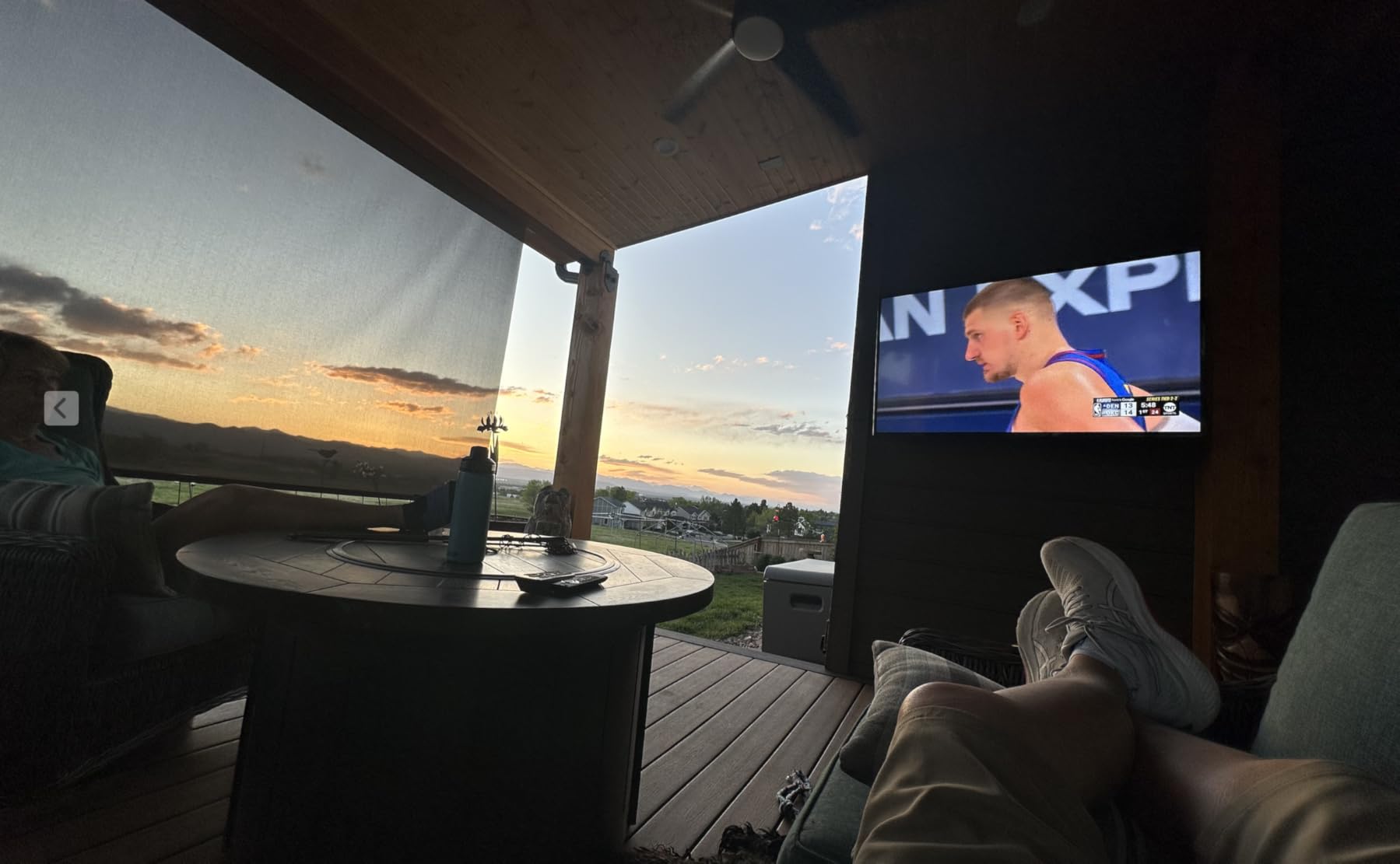 SYLVOX Outdoor TV, 55 inch 2000 Nit High Brightness Smart TVs, 4K Sunlight Readable Display, IP56 Waterproof, Smart TV for Outdoor Households or Commercial Places (Pool Pro 2.0/2024) customer photo 1