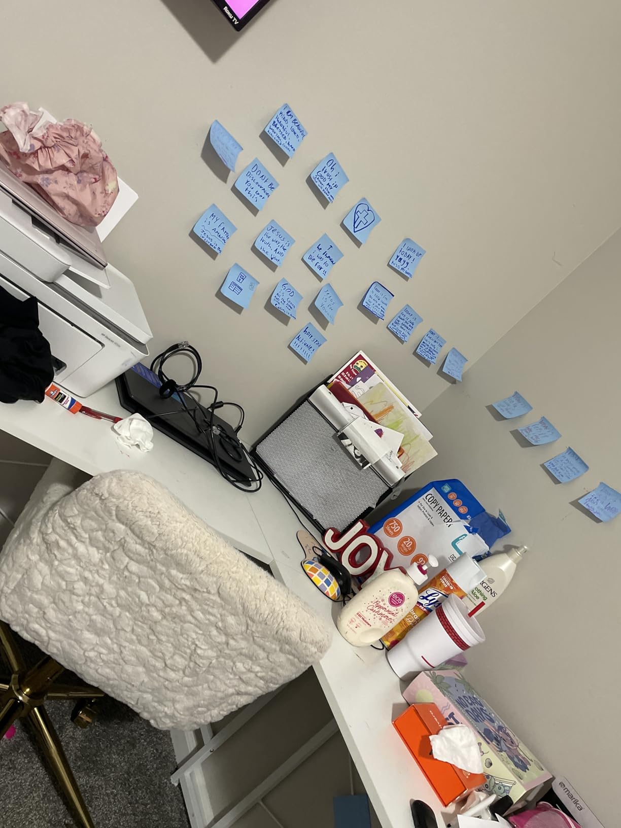 Casaottima L Shaped Gaming Desk, Corner Desk Gaming Table for Home Office, Computer Desk Sturdy Writing Workstation for Small Space, 51 inch, Carbon Fiber Surface, Black customer photo 1