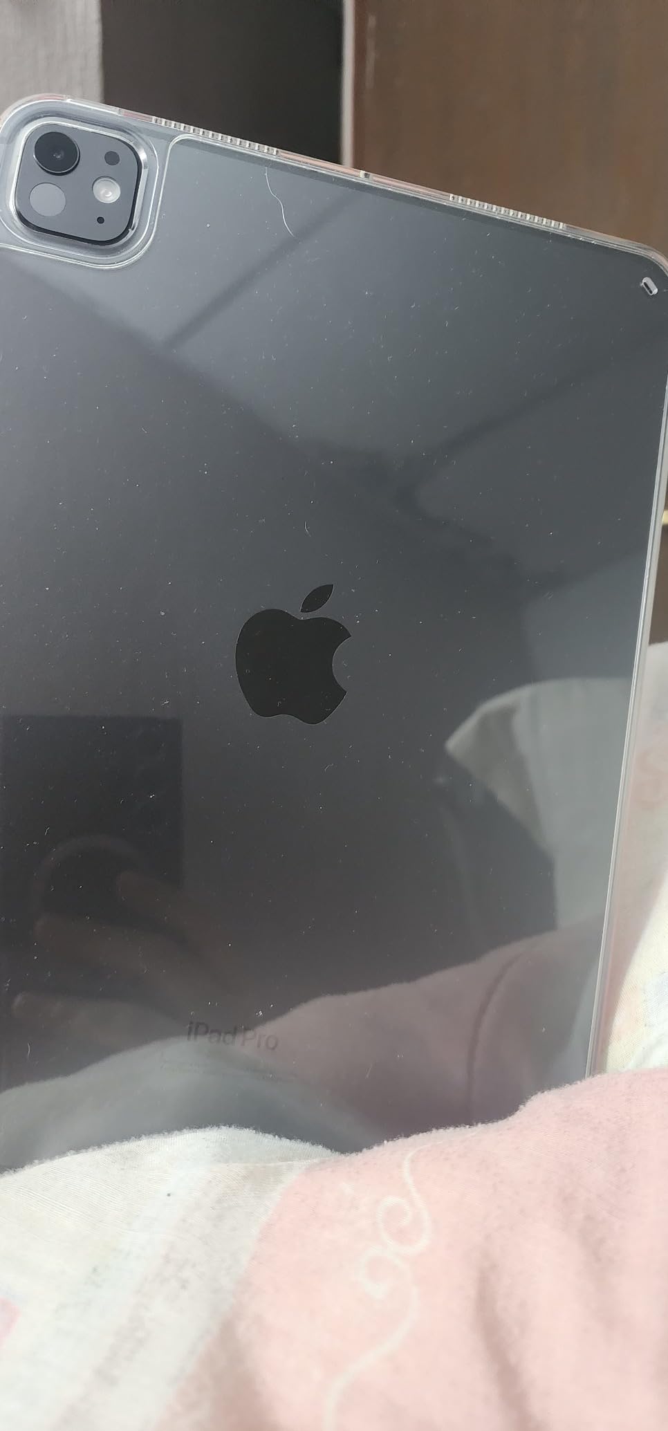 iPad Pro 11-Inch (M4): Built for Apple Intelligence, Ultra Retina XDR Display, 512GB, 12MP Front/Back Camera, LiDAR Scanner, Wi-Fi 6E + 5G Cellular, All-Day Battery Life - Space Black customer photo 2