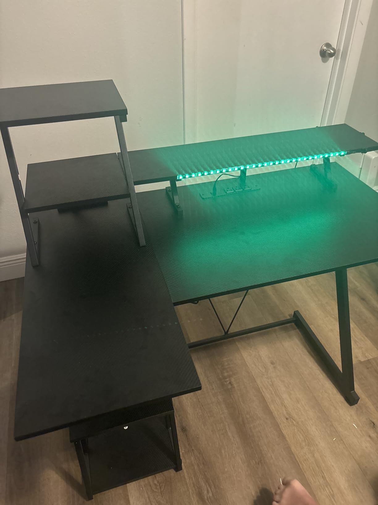 40 Inch Gaming Desk with LED Lights & Power Outlet, L Shaped Computer Gaming Table with Storage Shelves, Reversible Corner Desk with Monitor Stand for Home Office, Carbon Fiber Black customer photo 1