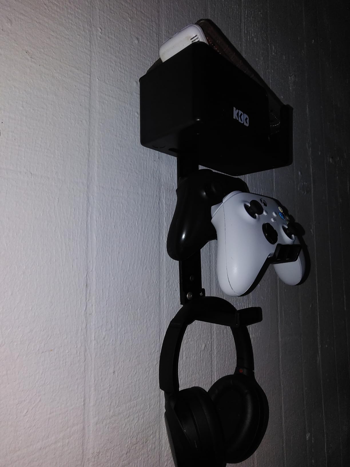 KDD 4-in-1 Wall Mount Controller Holder - Dual Game Controller and Headphone Hanger with Anti-Slip Pads for Xbox ONE/X Series/PS5/PS4 - Detachable Desk Storage for Media Remote, Phone and Speaker customer photo 2