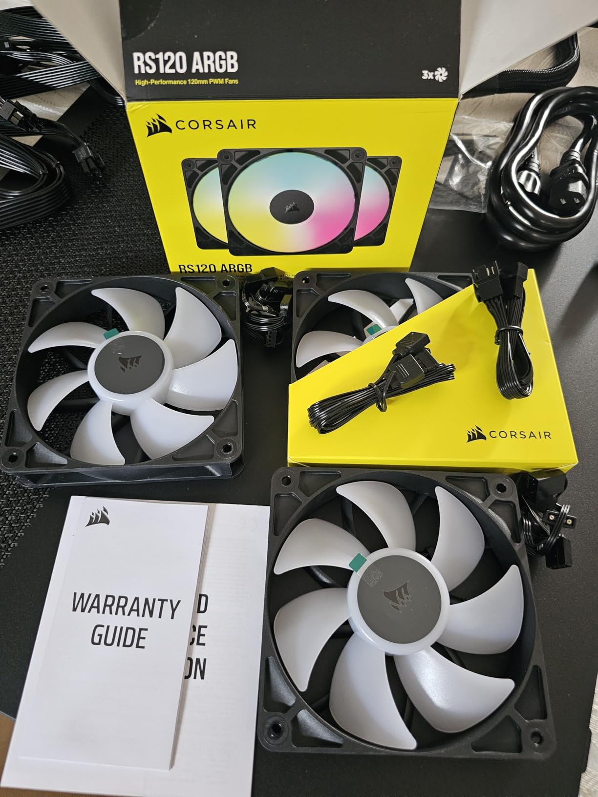 CORSAIR RS140 ARGB 140mm PWM Fans - Daisy-Chain Connection - Low-Noise - Magnetic Dome Bearing - Dual Pack - Black customer photo 1