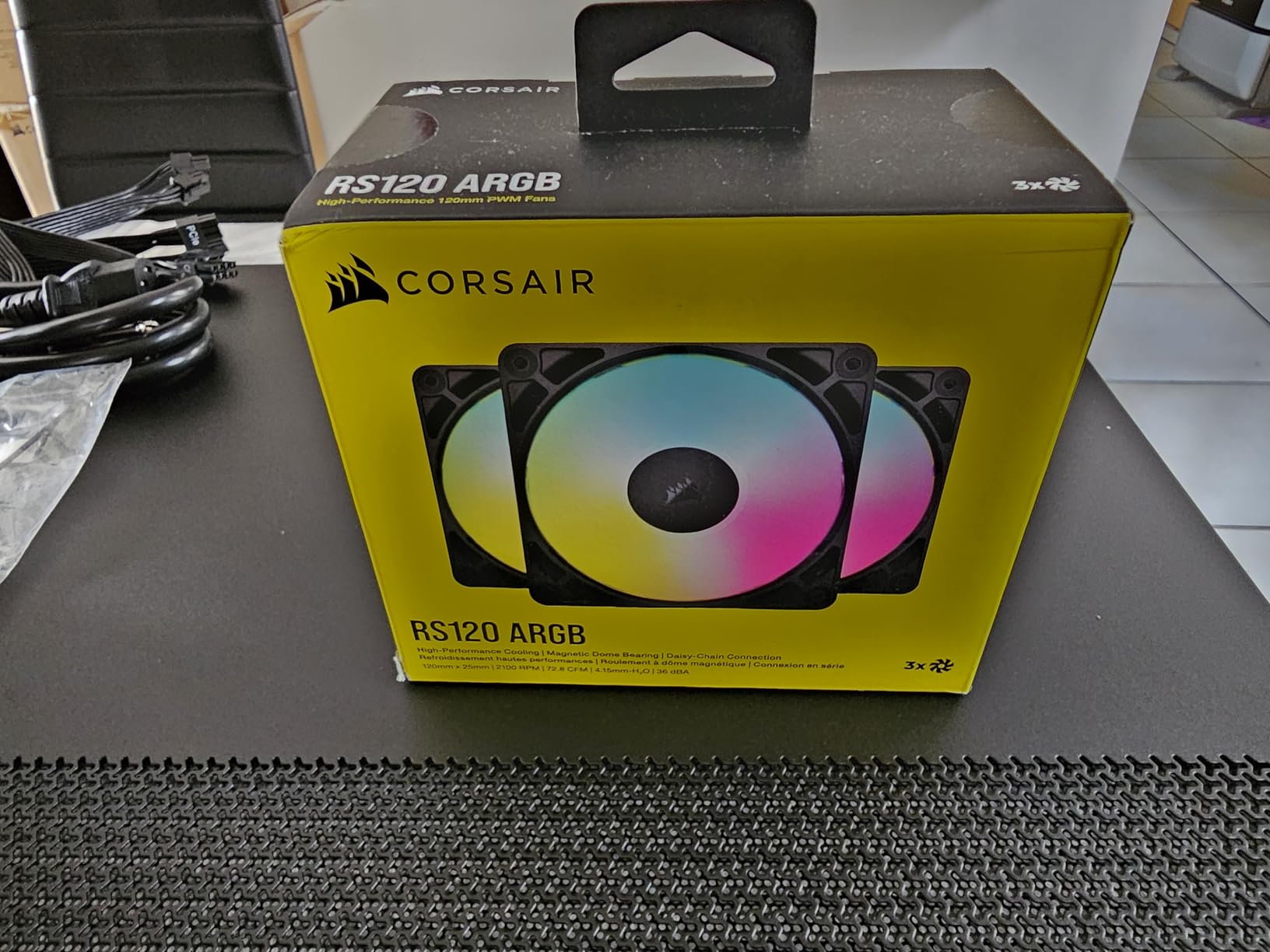 CORSAIR RS140 ARGB 140mm PWM Fans - Daisy-Chain Connection - Low-Noise - Magnetic Dome Bearing - Dual Pack - Black customer photo 2