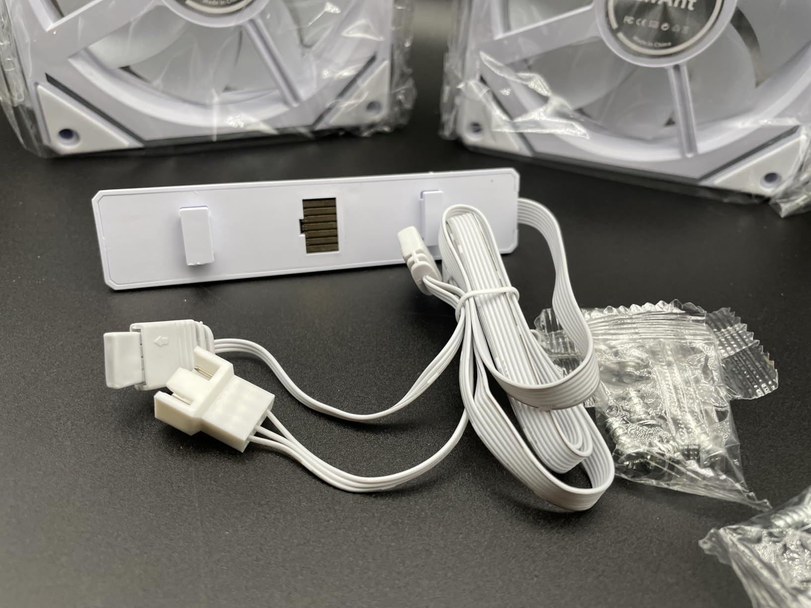 CORSAIR RS140 140mm PWM Fans - Daisy-Chain Connection - Low-Noise - Magnetic Dome Bearing - Dual Pack - Black customer photo 2