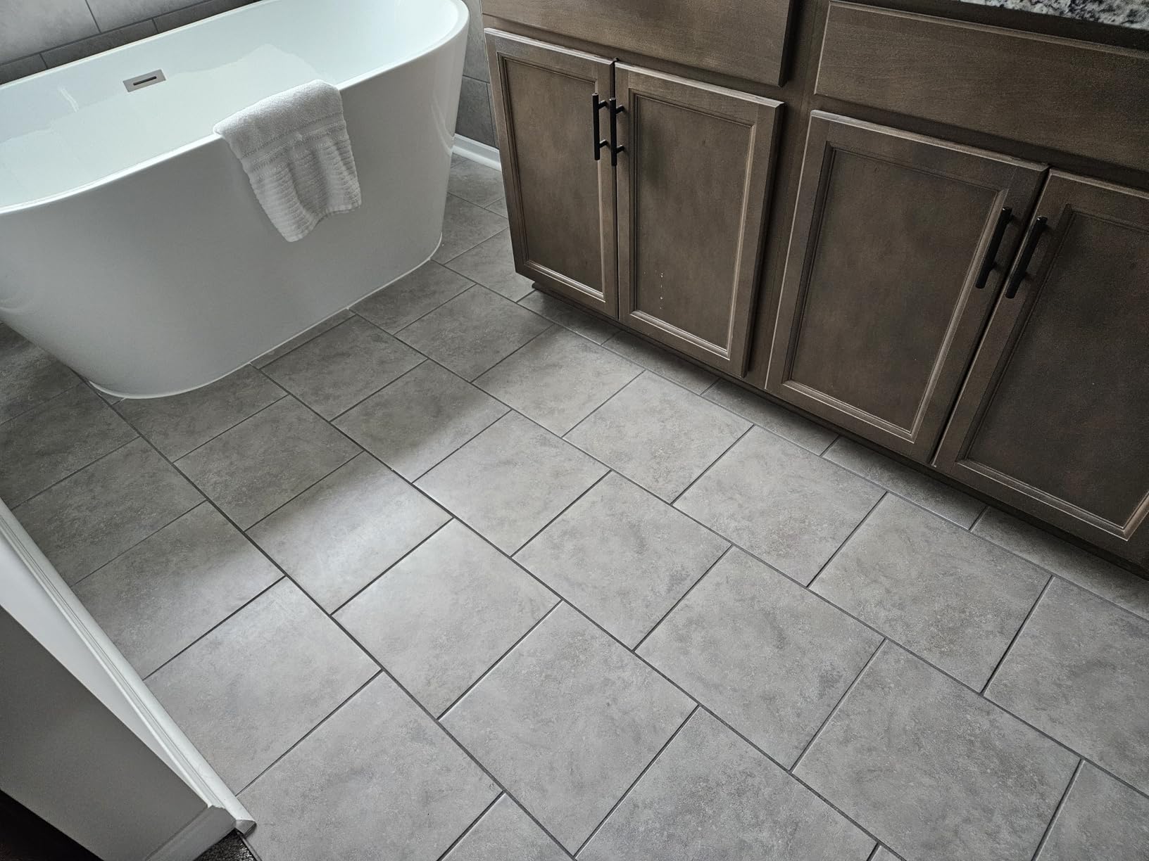 LuxHeat 150sqft Electric Radiant Floor Heating System - 120v Electric Heated Floor System Includes UDG4 Programmable Thermostat w/GFCI, Heater Cable, Uncoupling Membrane, Flooring Sensor & Alarm customer photo 1