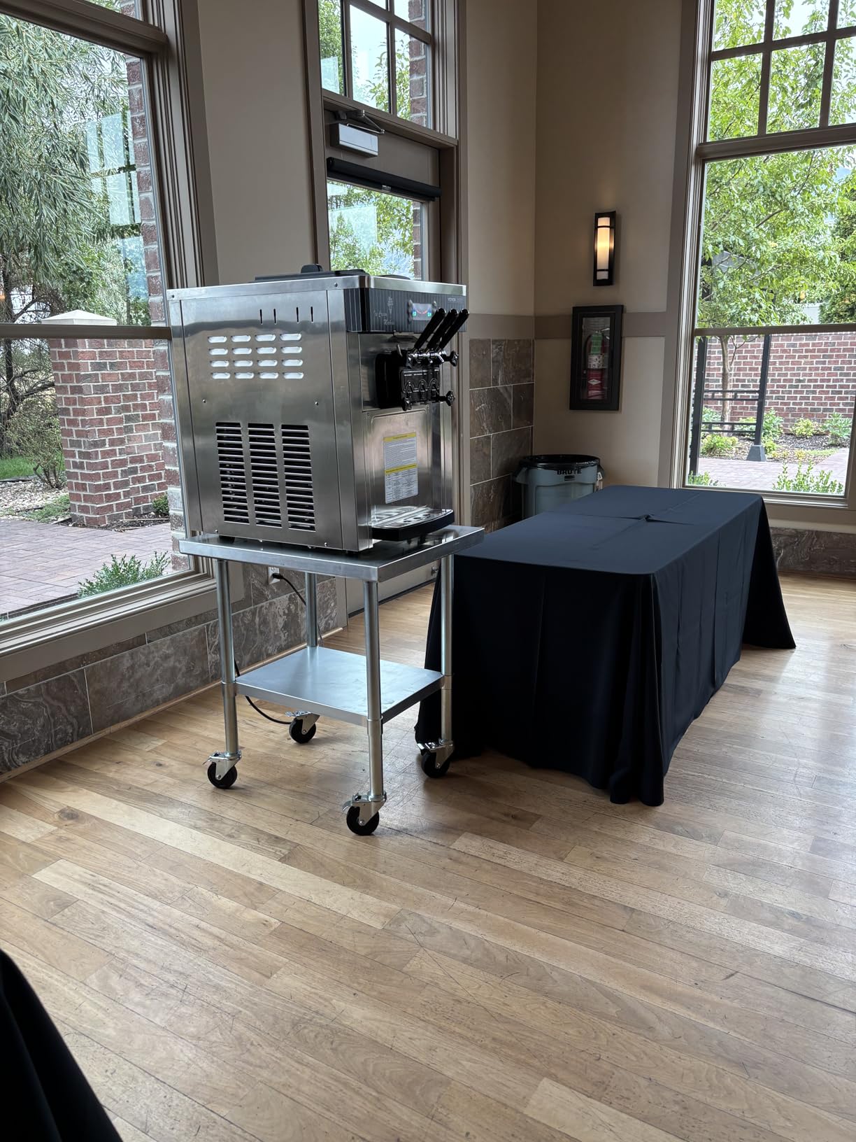 VEVOR Commercial Ice Cream Machine 5.3 to 7.4Gal per Hour Soft Serve with LED Display Auto Clean 3 Flavors Perfect for Restaurants Snack Bar, 2200W, Sliver customer photo 1