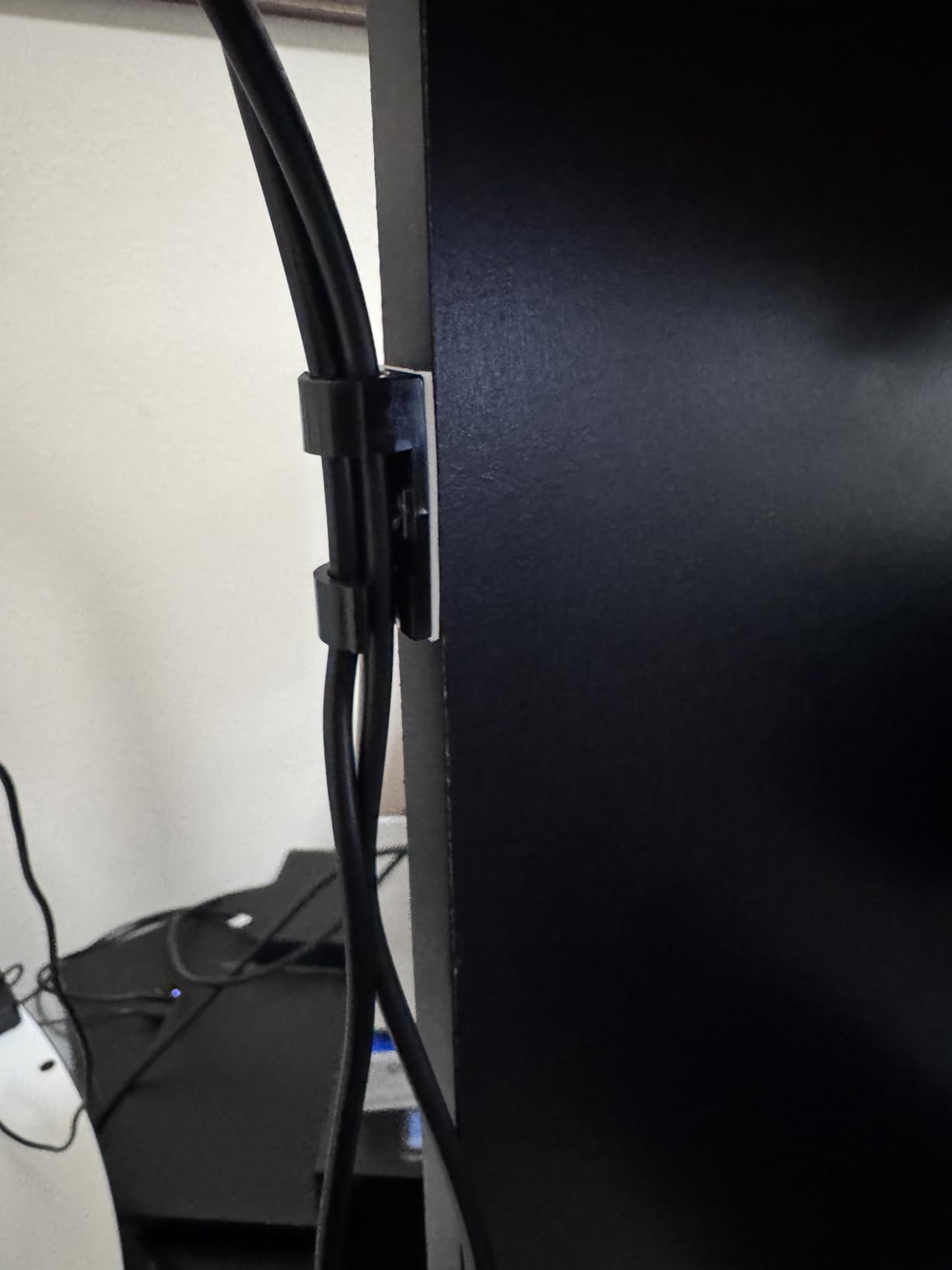 XHF 50pcs Medium Self Adhesive Cable Clips Black,Wire Clips Cable Management Wire Organizer Cord Holder for Under Desk, Car, Wall, TV PC Ethernet Cable customer photo 2