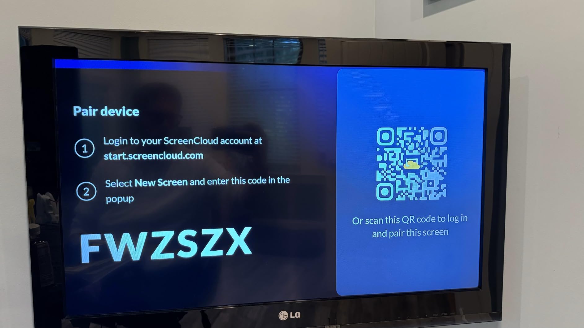 Amazon Signage Stick - Professional Digital Signage 4K Media Player - Designed for Businesses of All Sizes, Easy Setup with free Mobile App, and CMS Compatibility customer photo 2