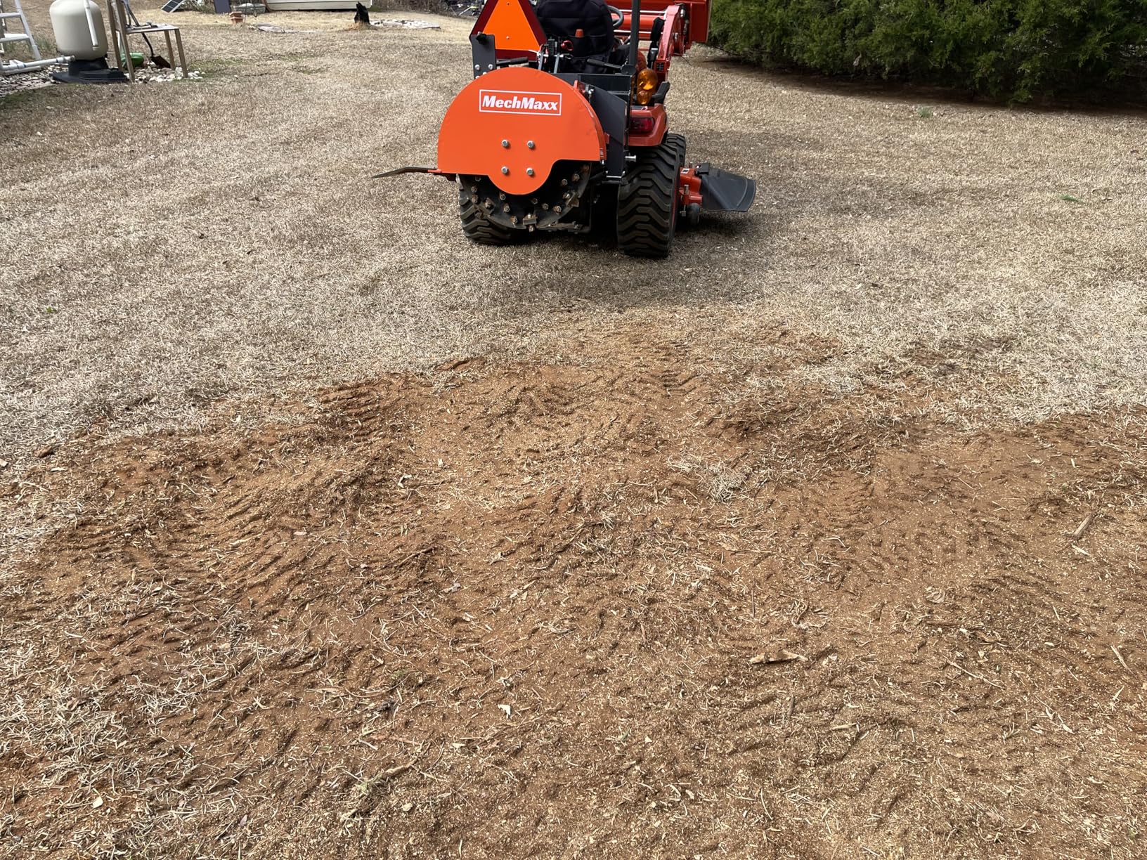 Heavy Duty 3-Point PTO Powered Stump Root Grinder For 15-45HP Tractors With 34 Carbide Teeth, 6'' Cutting Depth, 24'' Flywheel Diameter, Model SG24 Green (Orange) customer photo 1