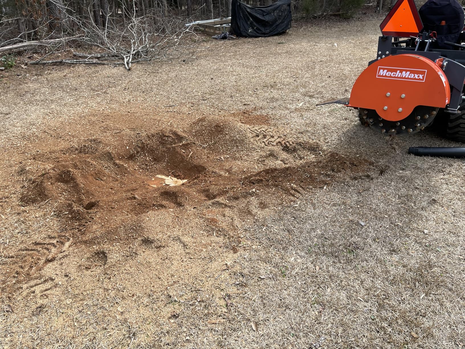 Heavy Duty 3-Point PTO Powered Stump Root Grinder For 15-45HP Tractors With 34 Carbide Teeth, 6'' Cutting Depth, 24'' Flywheel Diameter, Model SG24 Green (Orange) customer photo 2