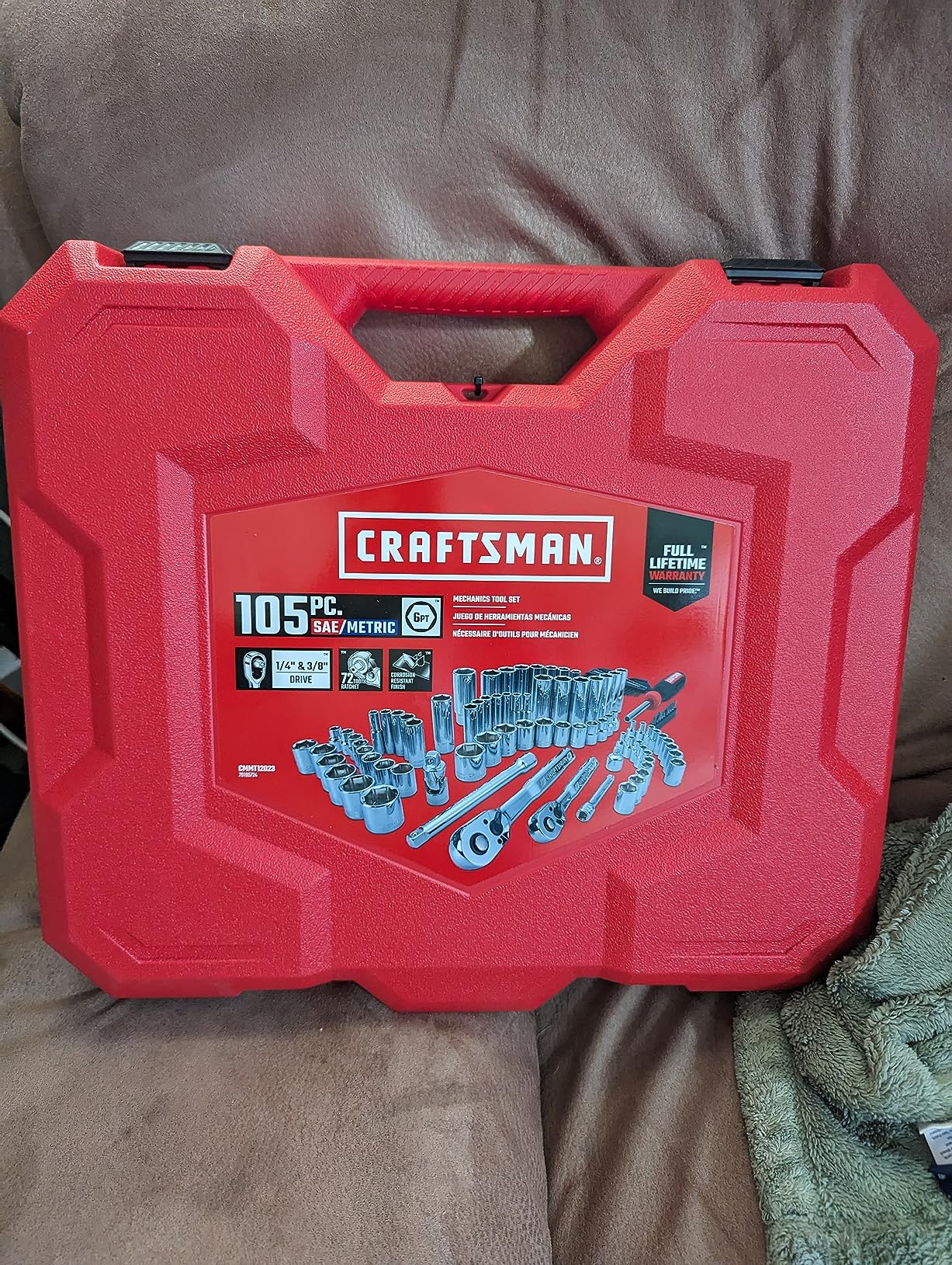 CRAFTSMAN Mechanics Tool Set 105 Pcs, Standard (SAE) and Metric with Case, 1/4 and 3/8 Inch Drive Car Tool Kit (CMMT12123) customer photo 2