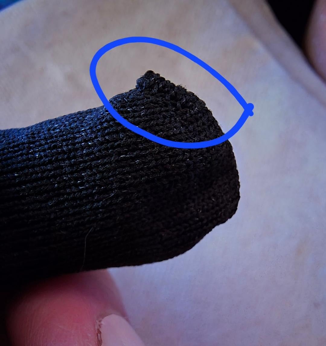 30pcs Gamer Finger Sleeves Carbon Compression Support Thumb Gloves Touchscreen Finger Cover Anti Sweat Mobile Phone Tablet Gaming Stabilizer for All Touchscreen Devices customer photo 2