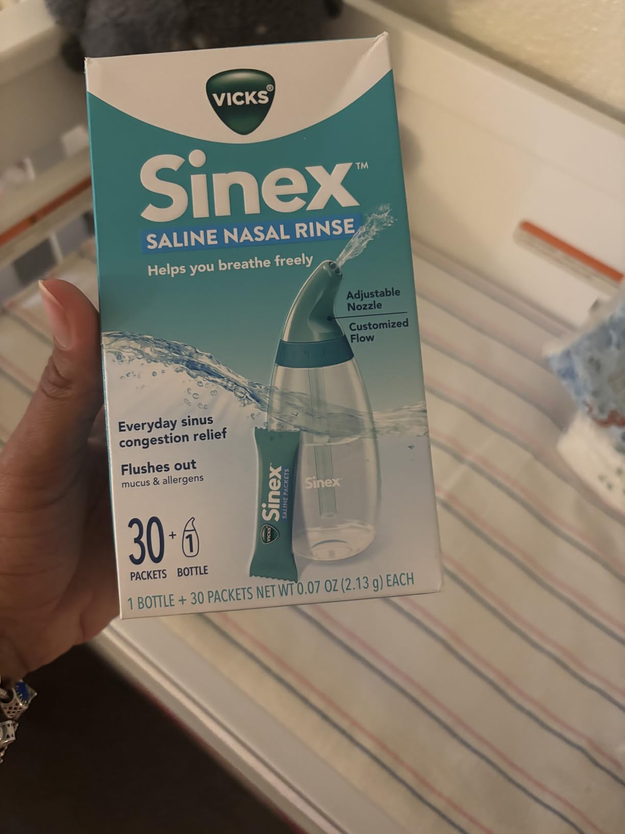 Vicks Sinex Saline Nasal Rinse Starter Kit, Drug Free Saline, Flush Out Mucus and Allergens, Fast & Effective Relief for Everyday Congestion from Sinus & Allergy, 1 Bottle + 30 Refill Packets customer photo 1