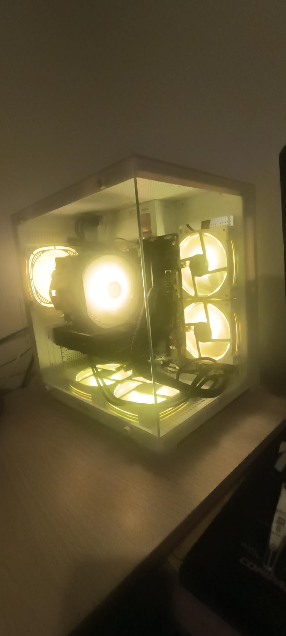 AMD Ryzen 5 9600X 6-Core, 12-Thread Unlocked Desktop Processor customer photo 2