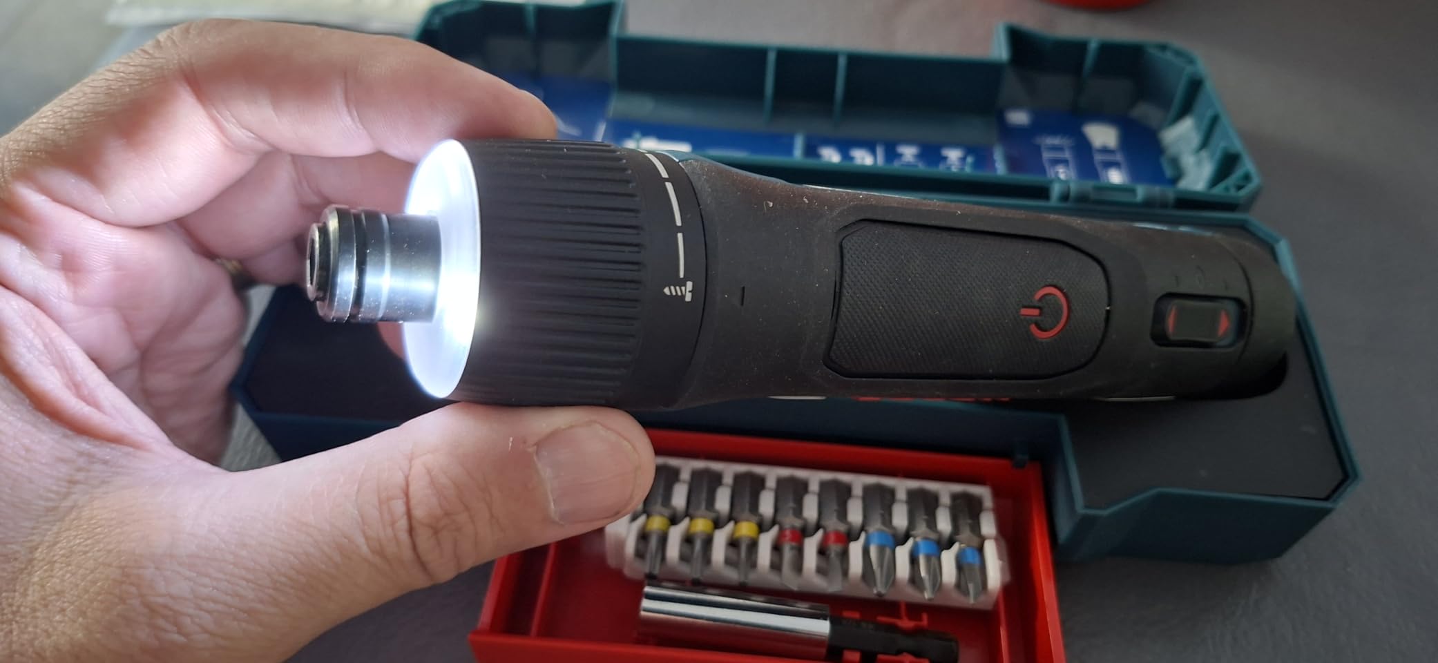 Bosch GO Screwdriver (incl. 8pcs bit Set, bit Holder, USB-C Cable, Mini Case) customer photo 1