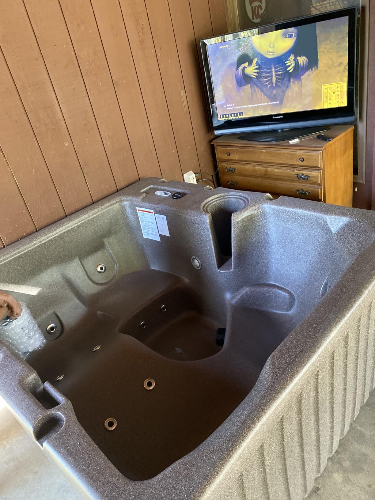 Aqualife Current Outdoor Hot Tub, Free Extras, Fits 4-Adults, Plug and Play Spa, Free Cover Included customer photo 1