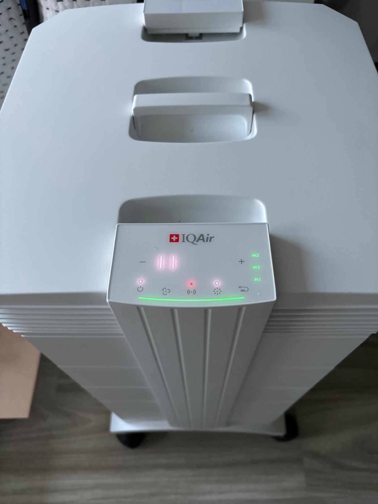 IQAir HealthPro Plus XE Air Purifier - Smart HyperHEPA Filtration for Large Rooms up to 1125 sq ft customer photo 2