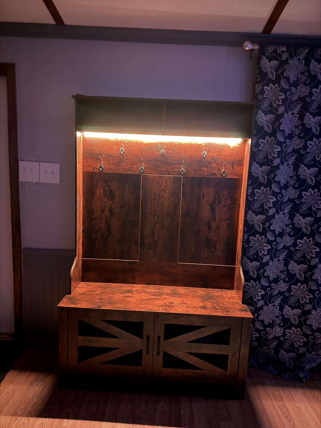 Itaar Hall Tree with Bench and Shoe Storage, 5-in-1 Entryway Bench with Coat Rack, 16 Shoe Cubbies & 12 Coat Hooks, Barn Door & Adjustable Shelf (Embossed White) customer photo 1