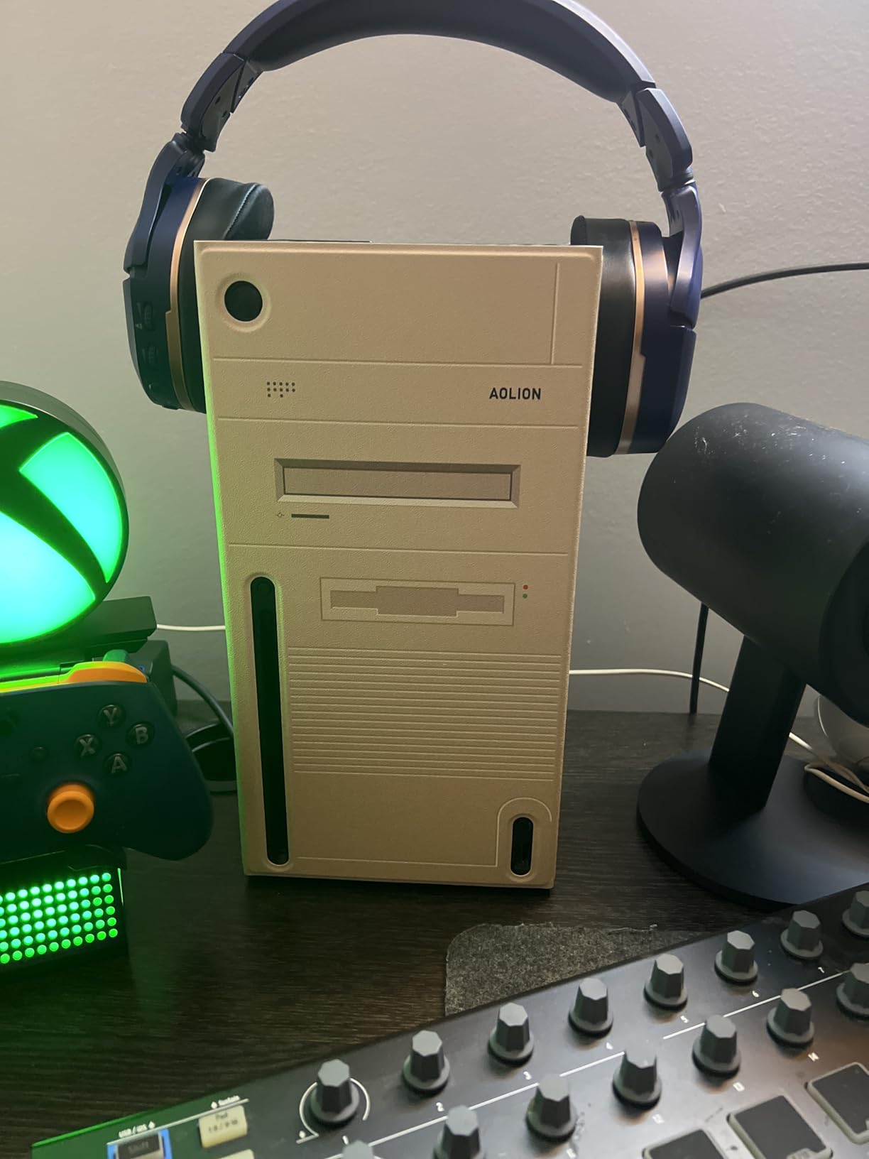 Magnetic Smart Wraps for Xbox Series X Console, Full Protection Protective Cover Case for Xbox Series X Accessories with Premium PU Leather and Soft Inner Lining (Classic) customer photo 2