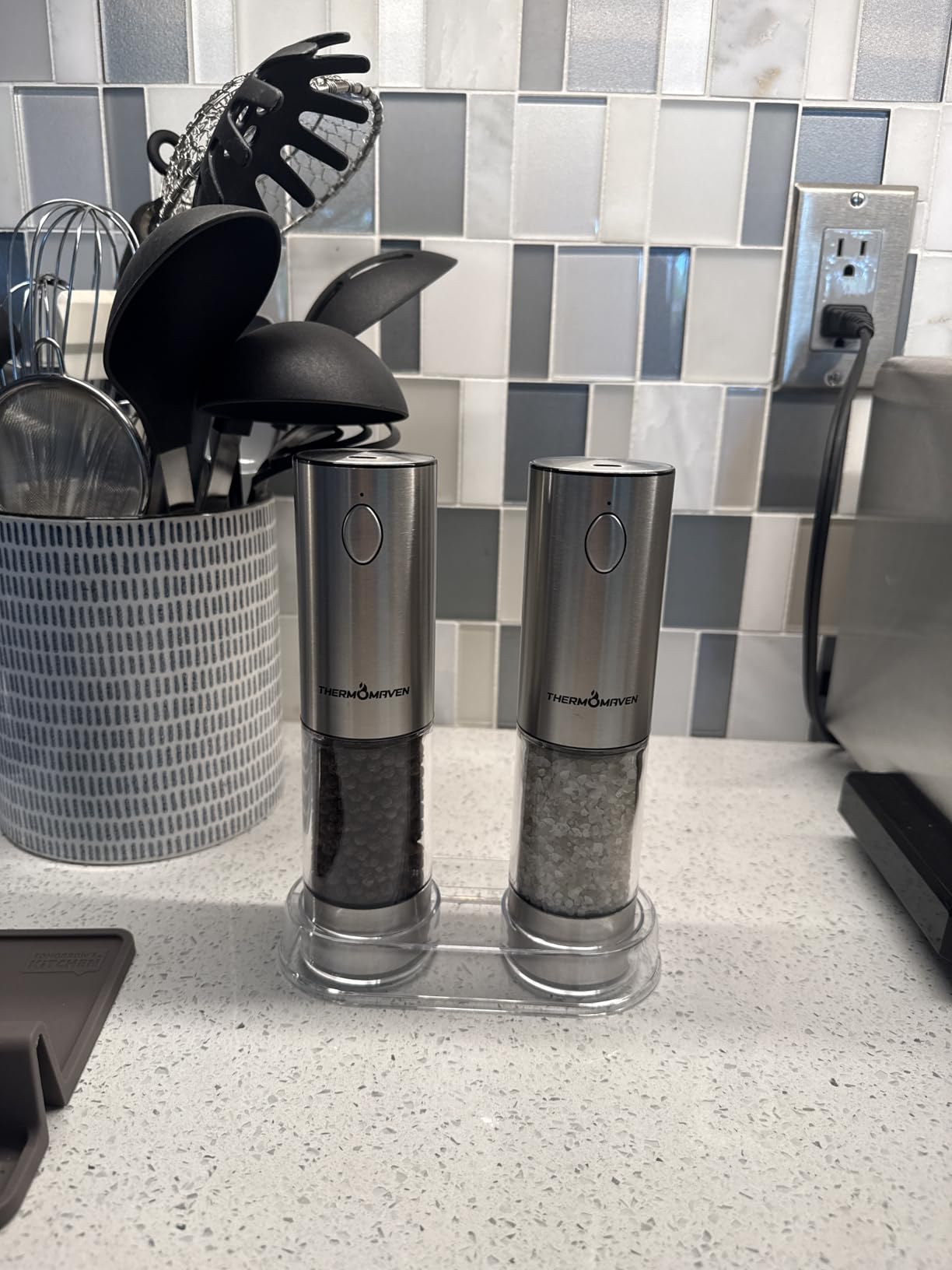 ThermoMaven Upgraded Larger Capacity Electric Salt and Pepper Grinder Set, 110ml Rechargeable Salt and Pepper Shaker with LED light, Stainless Steel Automatic Pepper Mill with 6 Adjustable Coarseness customer photo 2
