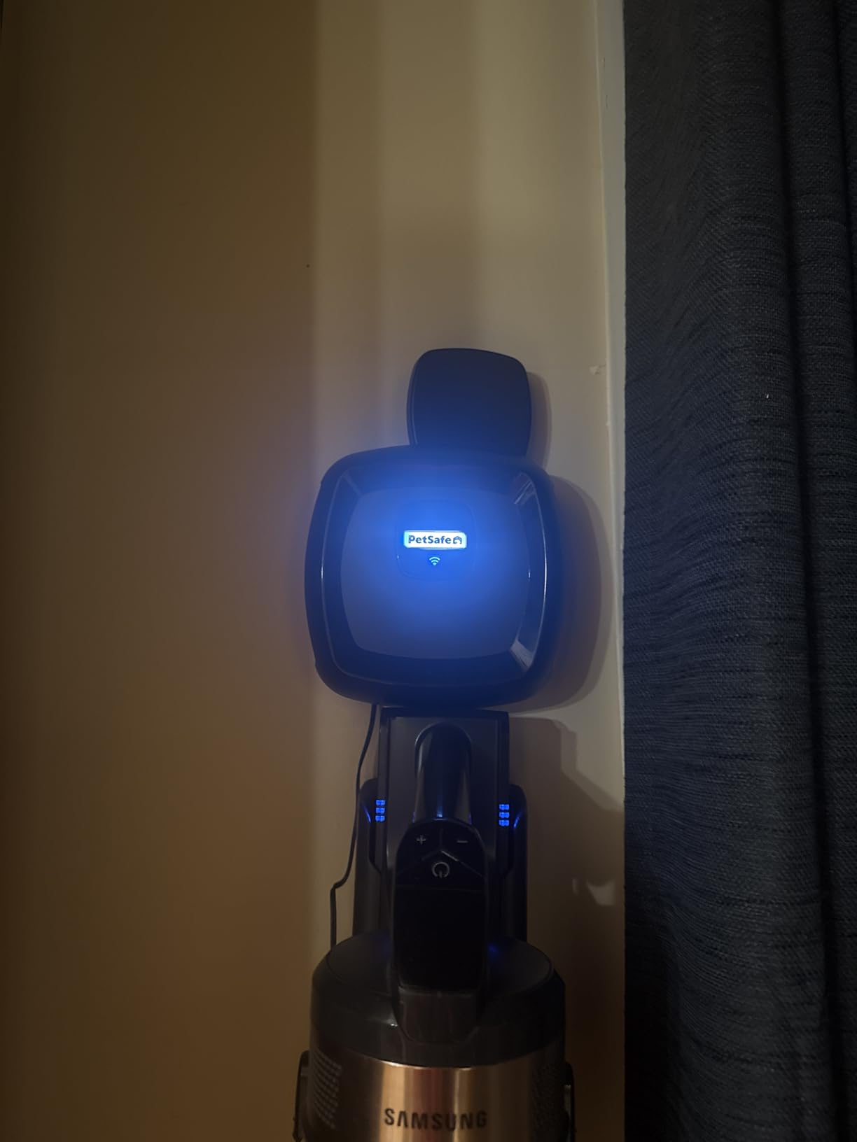 PetSafe Guardian GPS Dog Fence - Advanced AccuGuard Technology - Wireless Virtual Fence - No Subscription Required - Waterproof Collar with Long Lasting Battery - Easy to Set Up customer photo 1