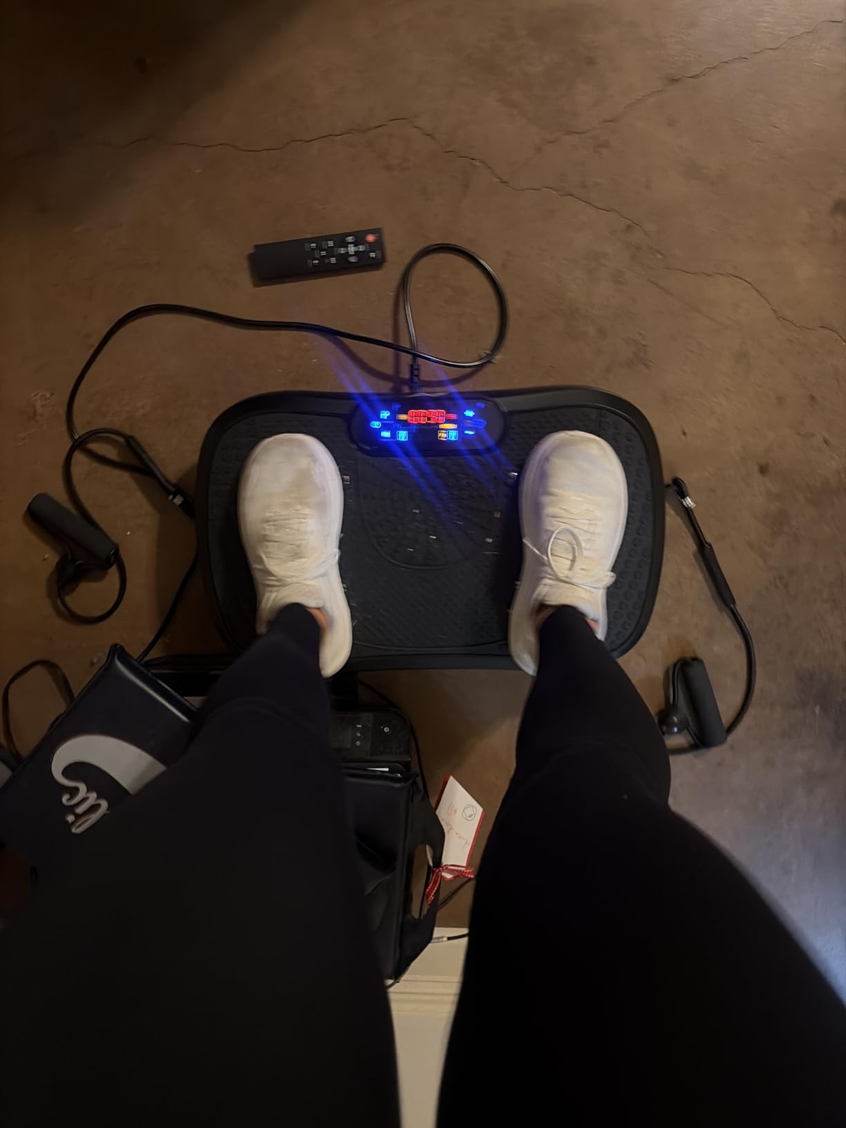 AXV Vibration Plate Fitness Platform Exercise Machine Vibrating Shaking Full Body Shaker Workout Vibrate Stand Shake Board Sport Gym for Weight Loss Fat Burner for Women Men customer photo 2