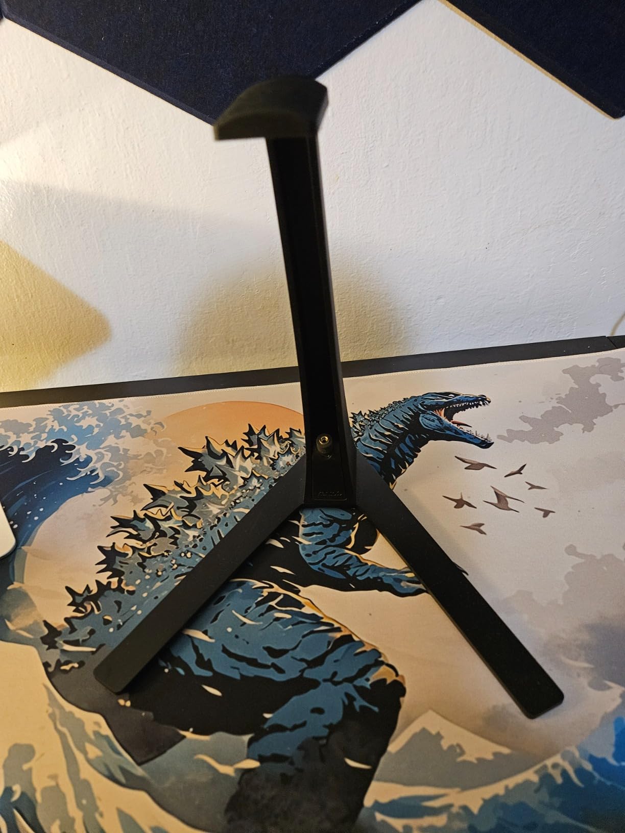 Kanto H3 Universal Desktop Headphone and Headset Stand with Silicone Padding customer photo 2