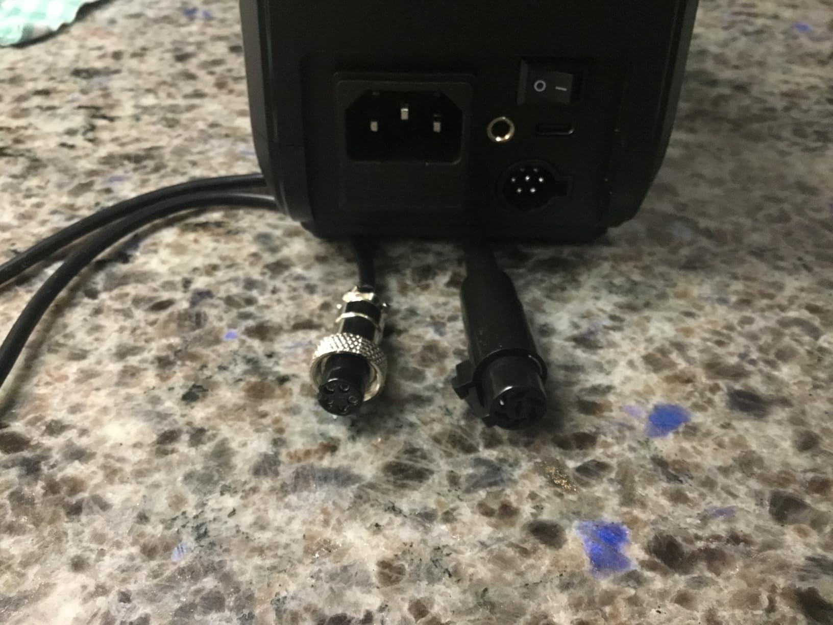 FNIRSI DWS-200 200W Precision Digital Soldering Station Kit, with 3 F210 & 6 F245 Soldering Iron Tips and 2 Helping Hands, Temp Value & Curve Mode, 3 Temperature Storage, Full-Color Display customer photo 1