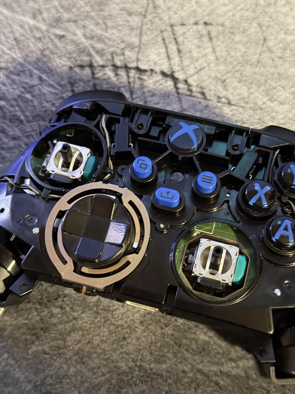 TMR Magnetic Joystick Replacement Kit for PS5 DualSense/DualSense Edge Controller,Anti-Drift Electromagnetic Stick Repair Module with Thumbstick Caps, Soldering Required customer photo 2