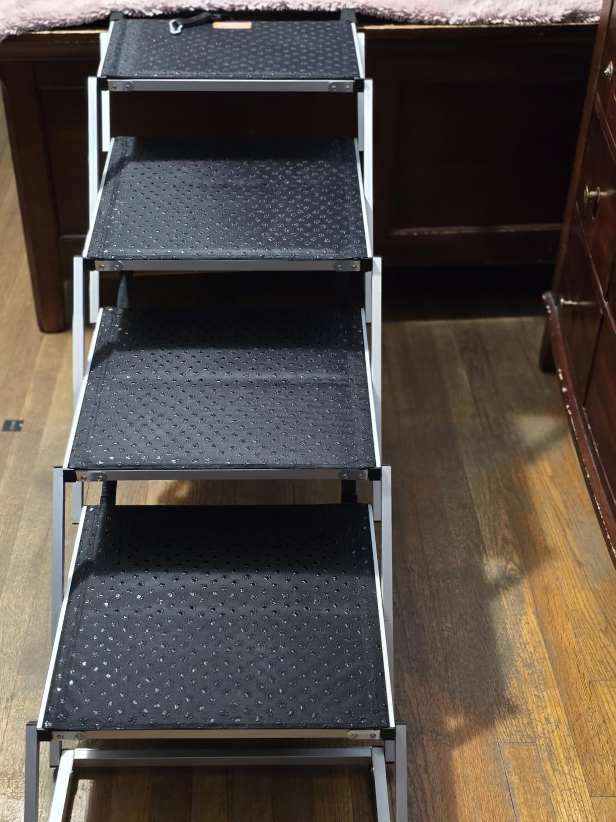 VEVOR 4-Step Dog Car Steps, Folding Dog Ramp with Nonslip Surface, Portable Pet Steps in Aluminum for Car, SUV and Truck, Supports up to 250 lbs customer photo 1