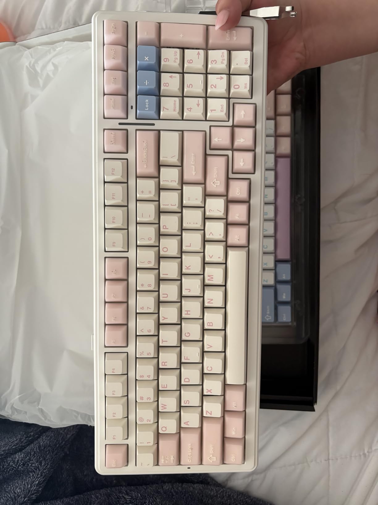 AULA F99 Wireless Mechanical Keyboard,Tri-Mode BT5.0/2.4GHz/USB-C Hot Swappable Custom Keyboard,Pre-lubed Linear Switches,RGB Backlit Gaming Keyboards for PC/Tablet/Xbox/PS4/PS5 customer photo 2