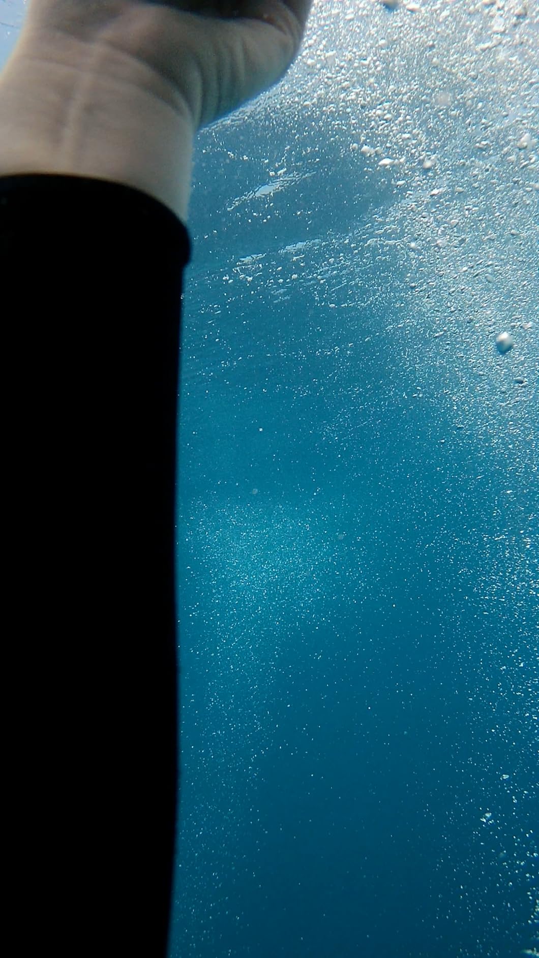 AKASO EK7000 Pro 4K30 Action Camera with Touch Screen EIS 131FT Waterproof Underwater Camera 5X Zoom Remote Control with Waterproof Floating Hand Grip Bundle and Carrying Case Accessories Kit Bundle customer photo 2