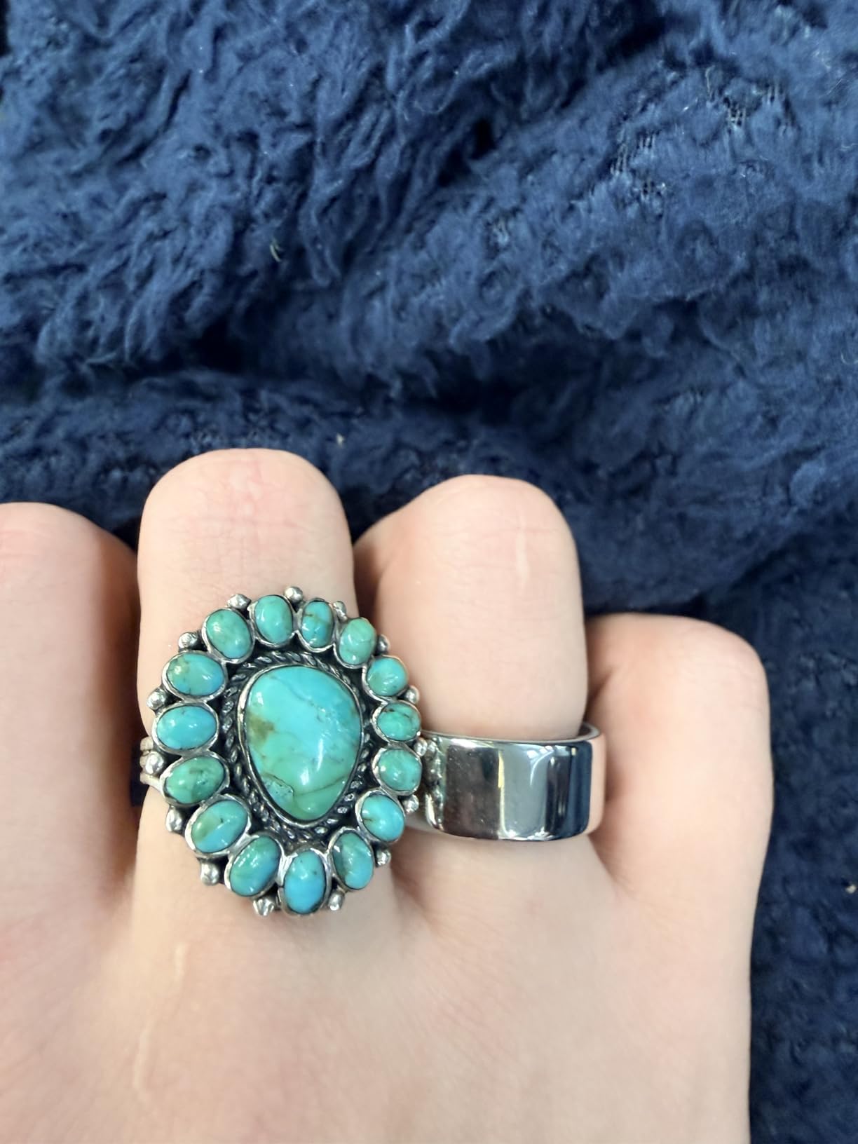 Oura Ring 4 - Silver - Size 9 - Sleep, Activity, Women's Health, AI Advisor, Up to 8 Days of Battery Life, Size Before You Buy, Android & iOS Compatible customer photo 2