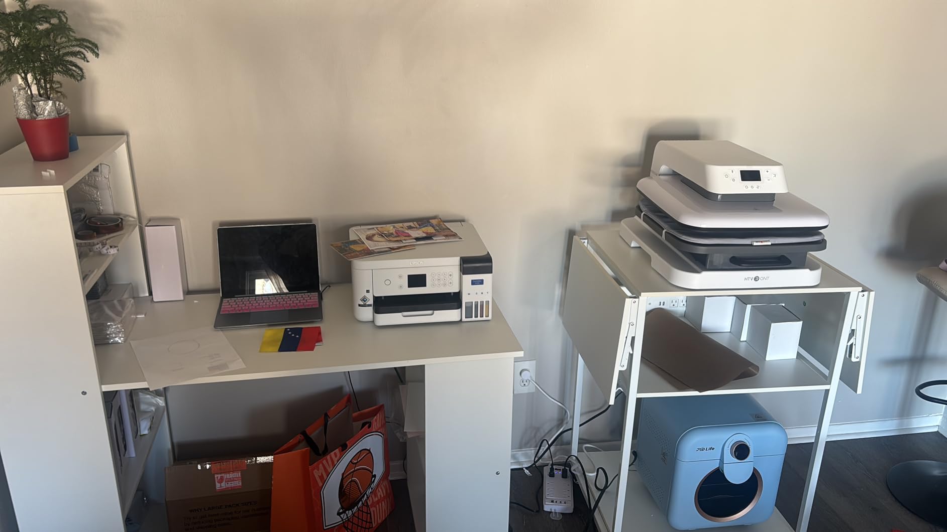 Epson SureColor F170 Dye-Sublimation Printer. Includes Full Set of Ink, User Guide, AC Power Cable, Sublimation Starter Kit, Thermal Tape, 8.5