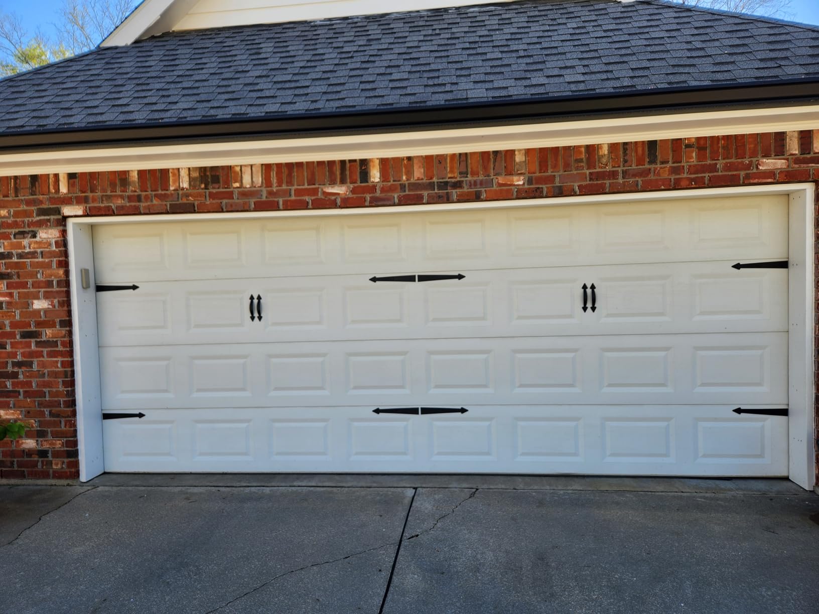 Magnetic Garage Door Hardware,Garage Door Magnetic Decorative Hardware with 4 Hinges + 2 Handles Gave Your Door a New Look,Garage Door Magnets Easy Install,Never Fade Garage Door Handle(Modern Style) customer photo 1