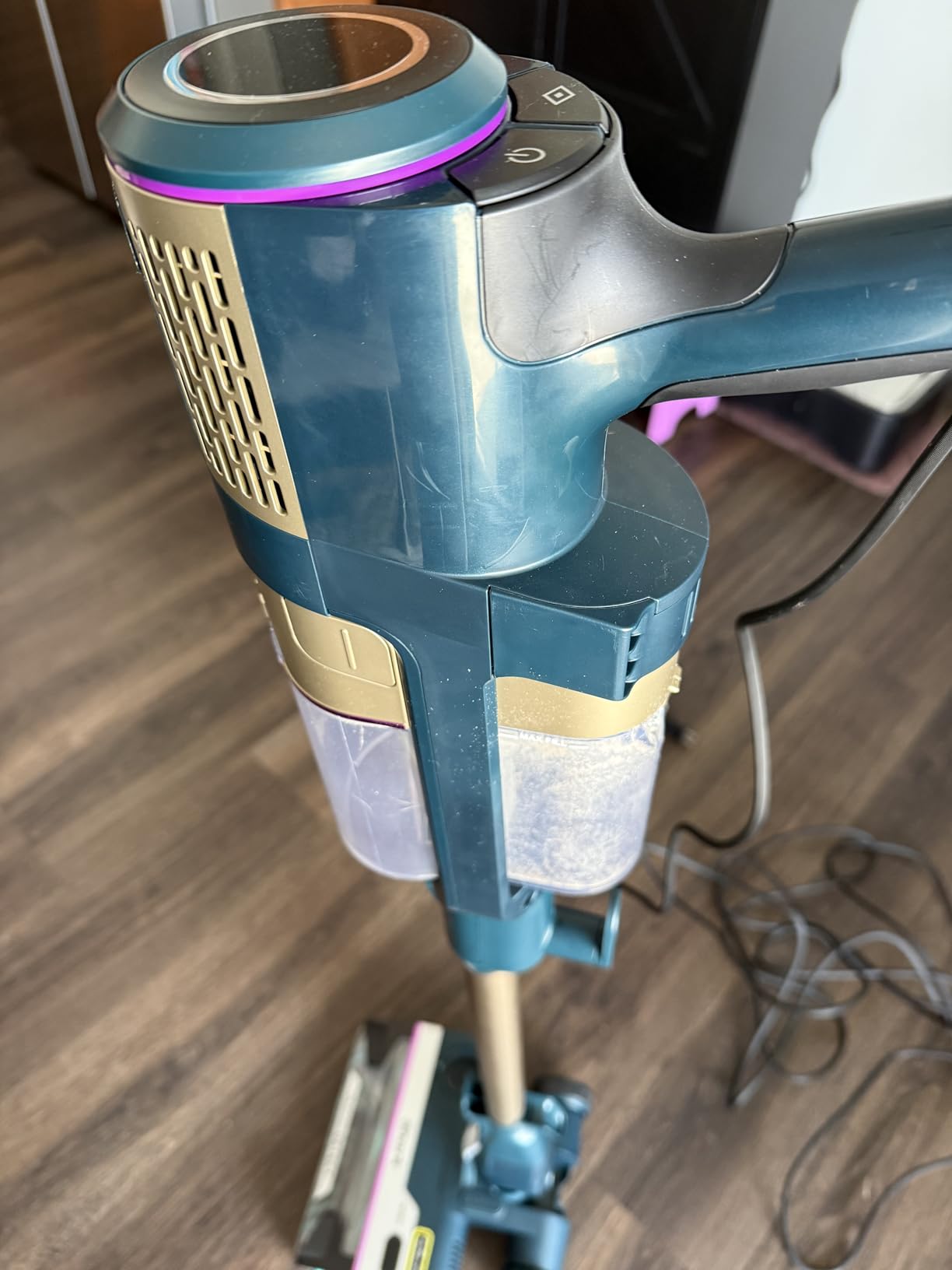 Shark POWERDETECT Ultra-Light Corded Stick Vacuum with DuoClean Technology, Self-Cleaning Brushroll for No Hair Wrap, Anti-Allergen Complete Seal, and Odor Neutralizer Technology, HZ4002 customer photo 2