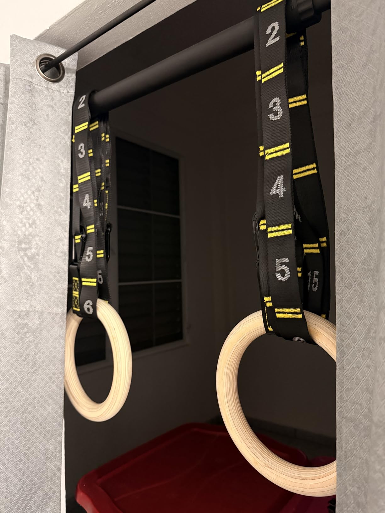 PACEARTH Gymnastics Rings 32mm Wooden Olympic Rings Support 1500lbs Locked Carabiners 9ft Double-Layer Numbered Straps Non-Slip Gym Rings with Foot Straps Door Anchor for Home Gym Full Body Workout customer photo 1