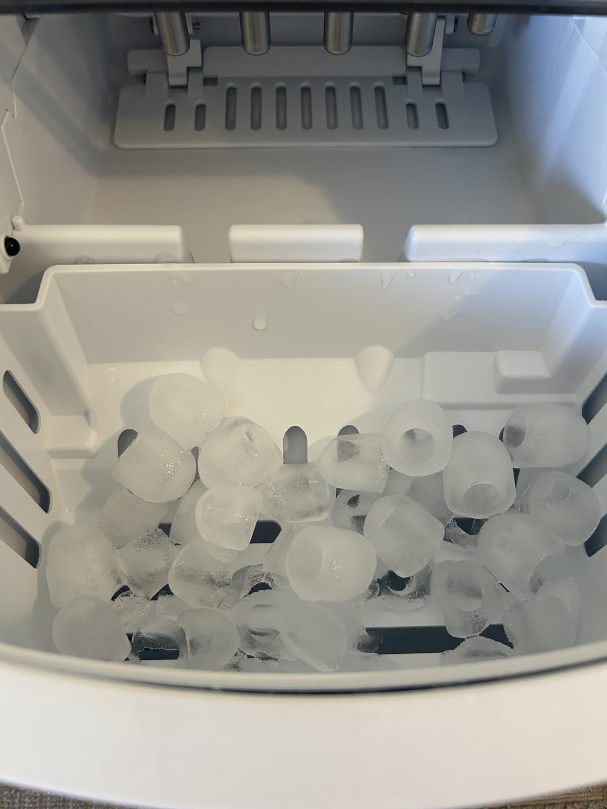 EUHOMY Ice Maker Countertop, 9 Cubes Ready in 6 Mins, 26lbs/24H, Self-Cleaning, Portable Ice Maker Machine with Carry Handle customer photo 2